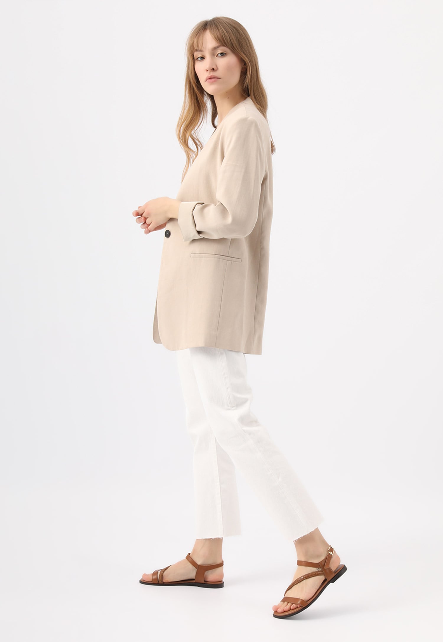 Złote sandały damskie na płaskiej podeszwie