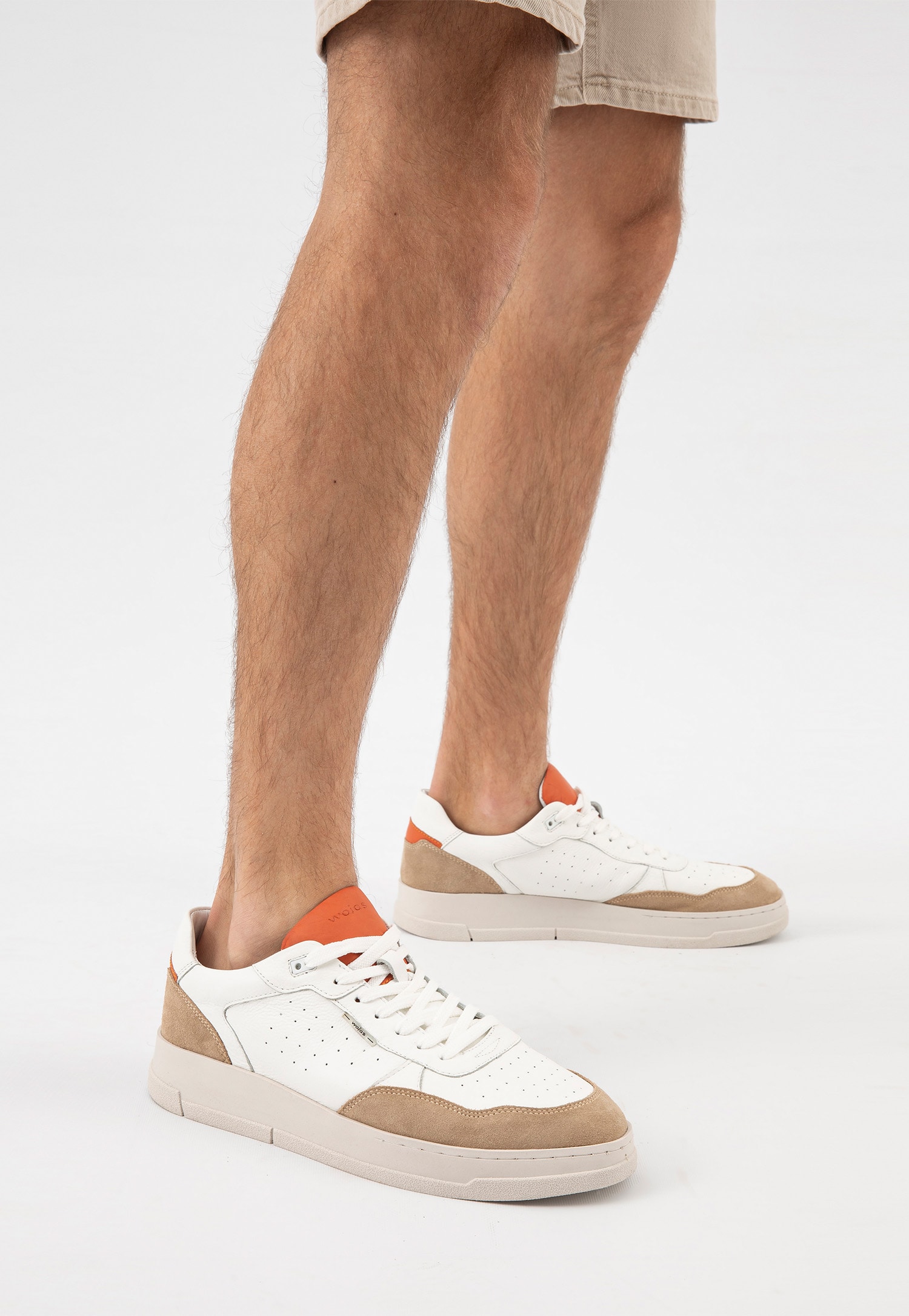 Czarne trampki męskie z łączonych skór