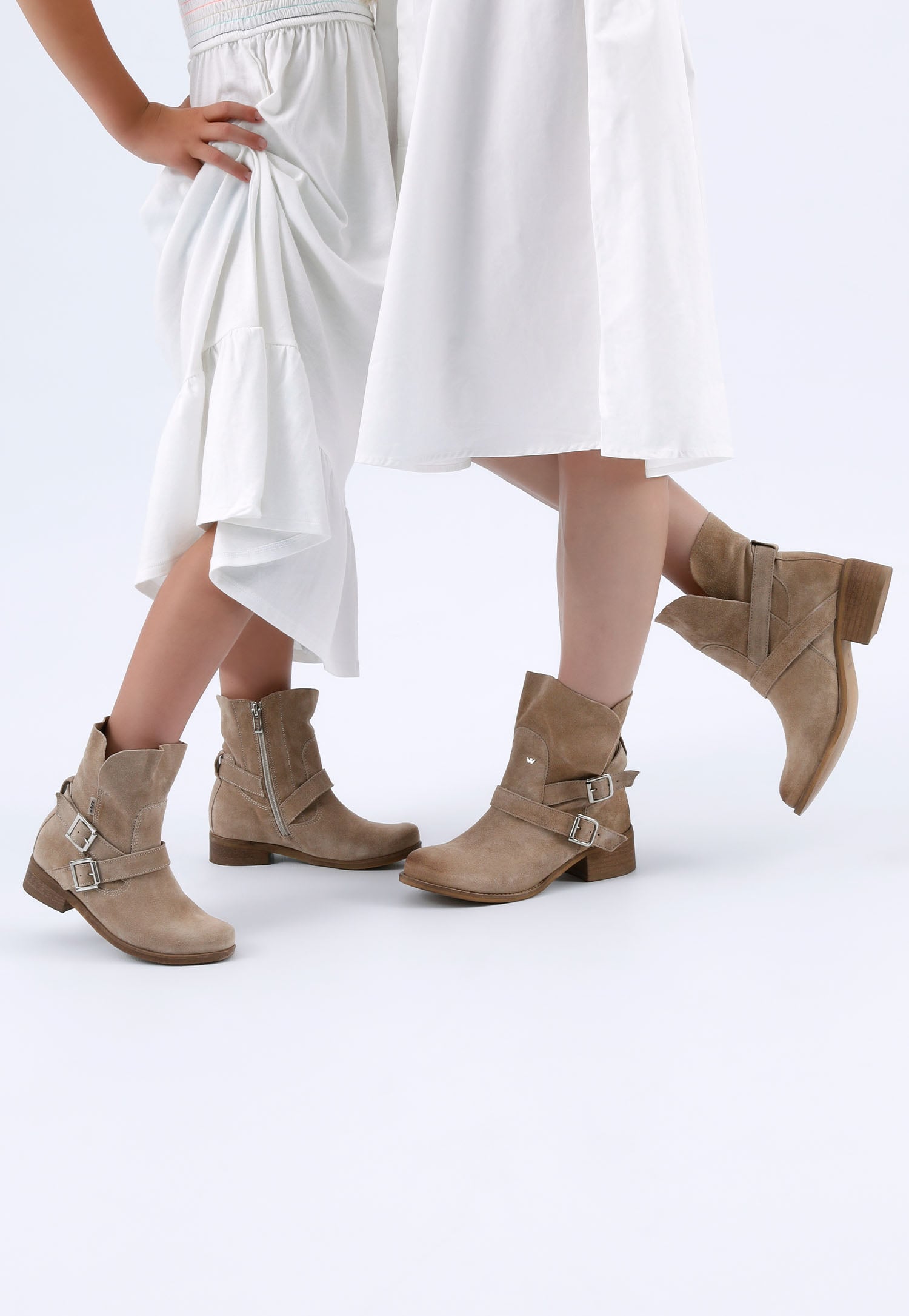 Czarne wsuwane botki damskie