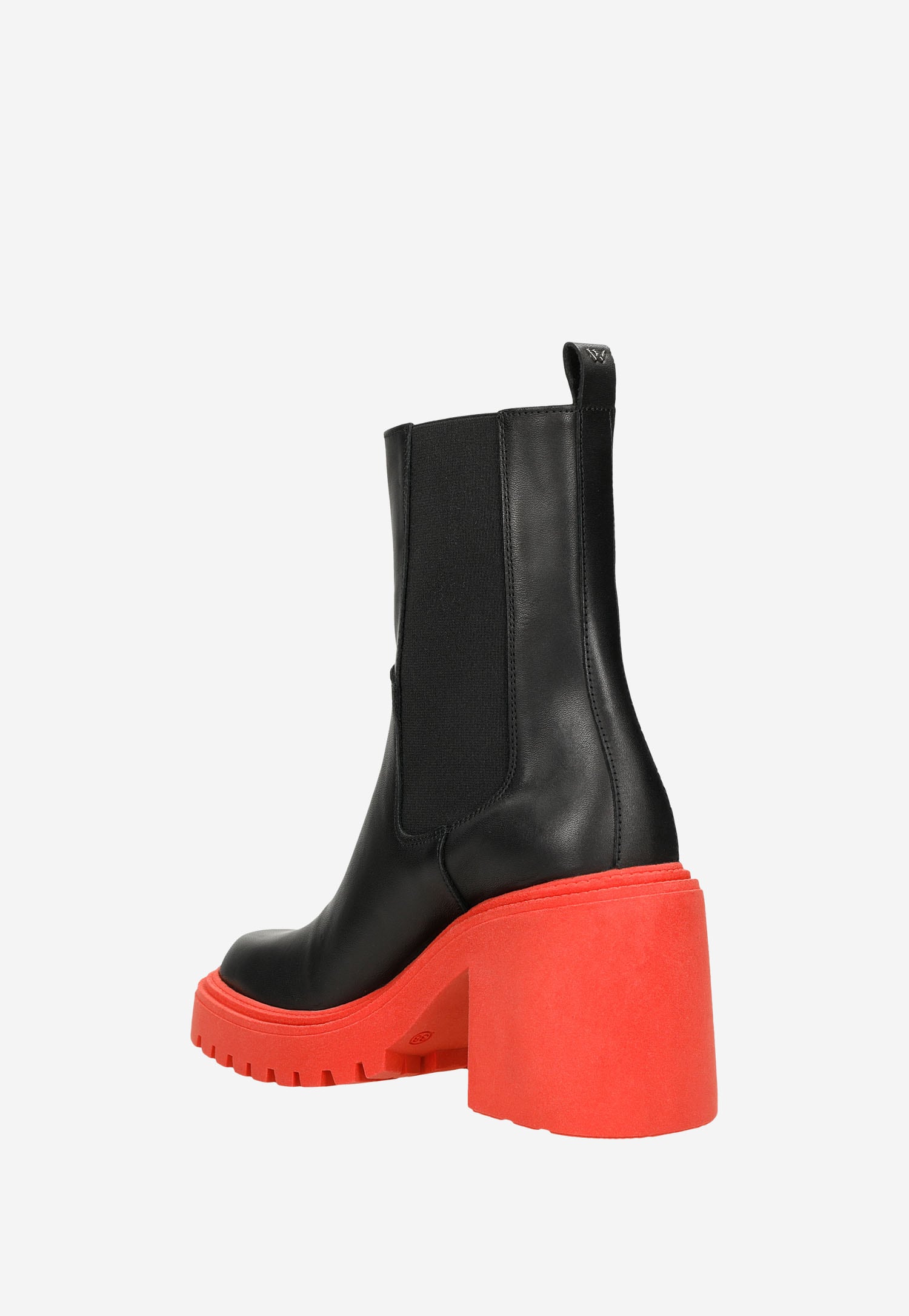 Czarne skórzane sztyblety na obcasie