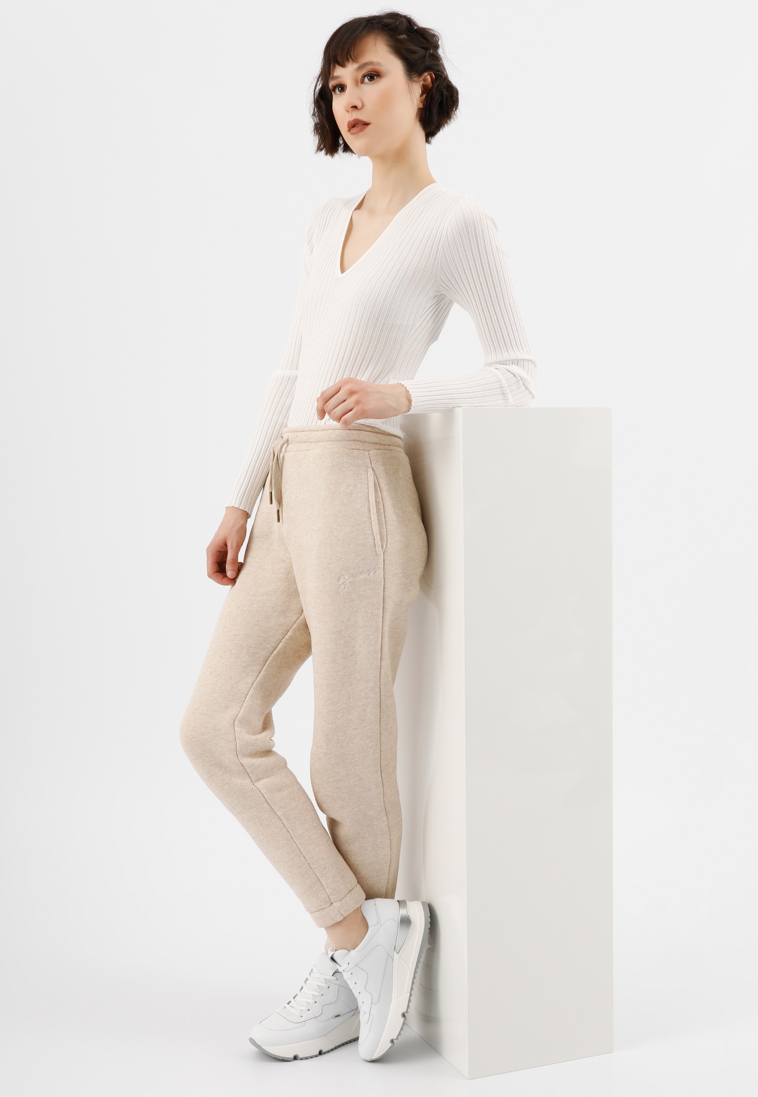 Czarne skórzane sneakersy damskie