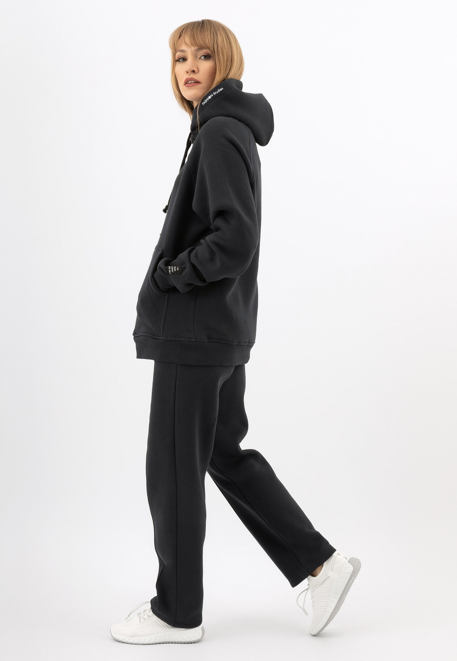 RELAKS czerwona bluza damska z czarnym napisem