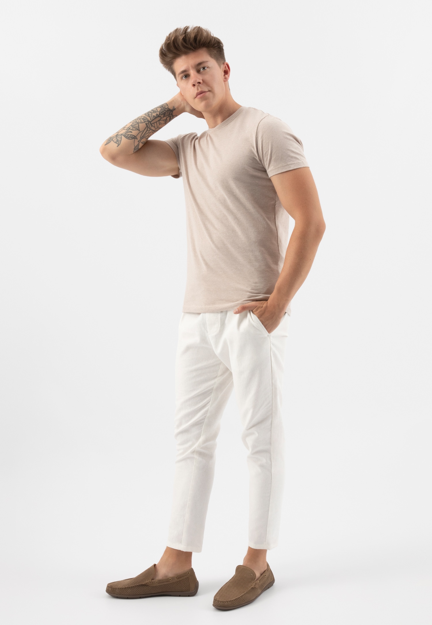 Granatowe mokasyny męskie z perforowaną skórą nubukową