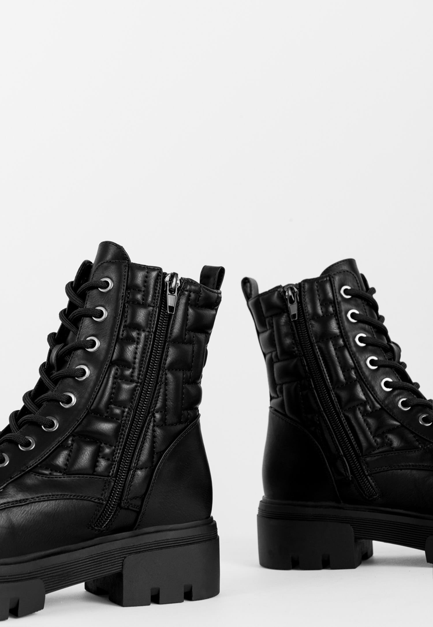 WJS czarne trzewiki damskie z oryginalnym pikowaniem