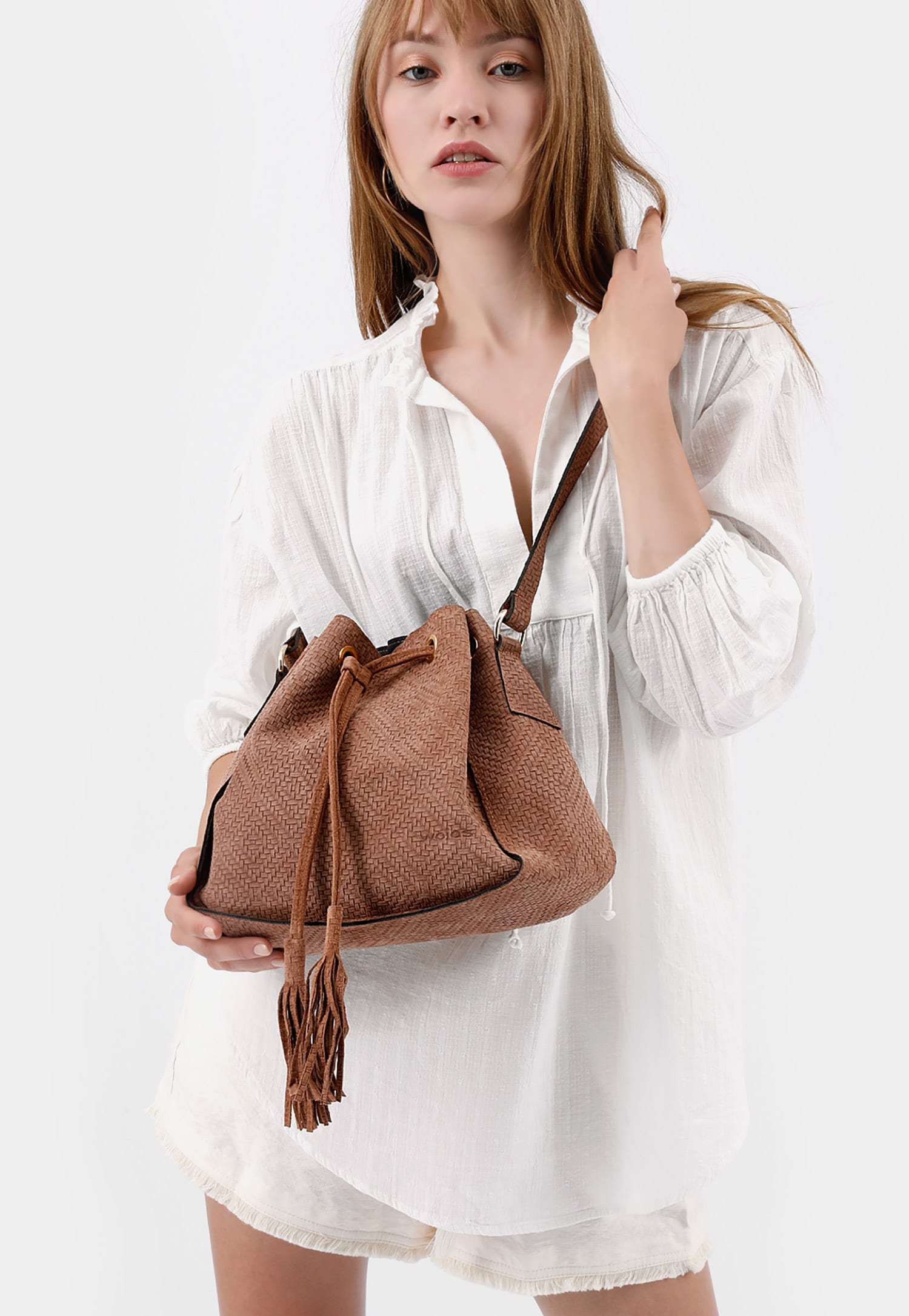 Czarna pleciona torebka damska z dwoiny welurowej w oryginalne wzory