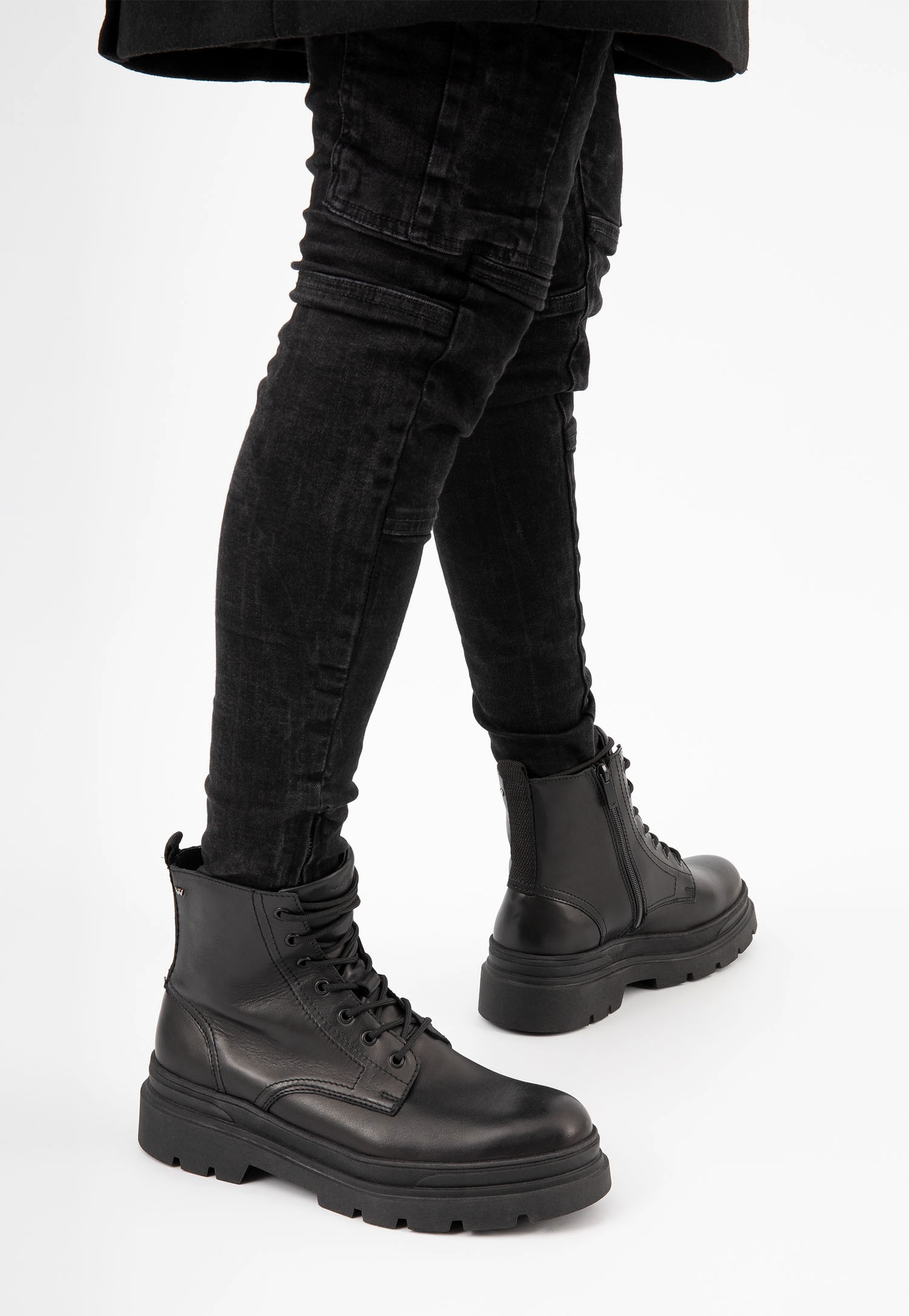 Czarne bikery męskie na grubej podeszwie