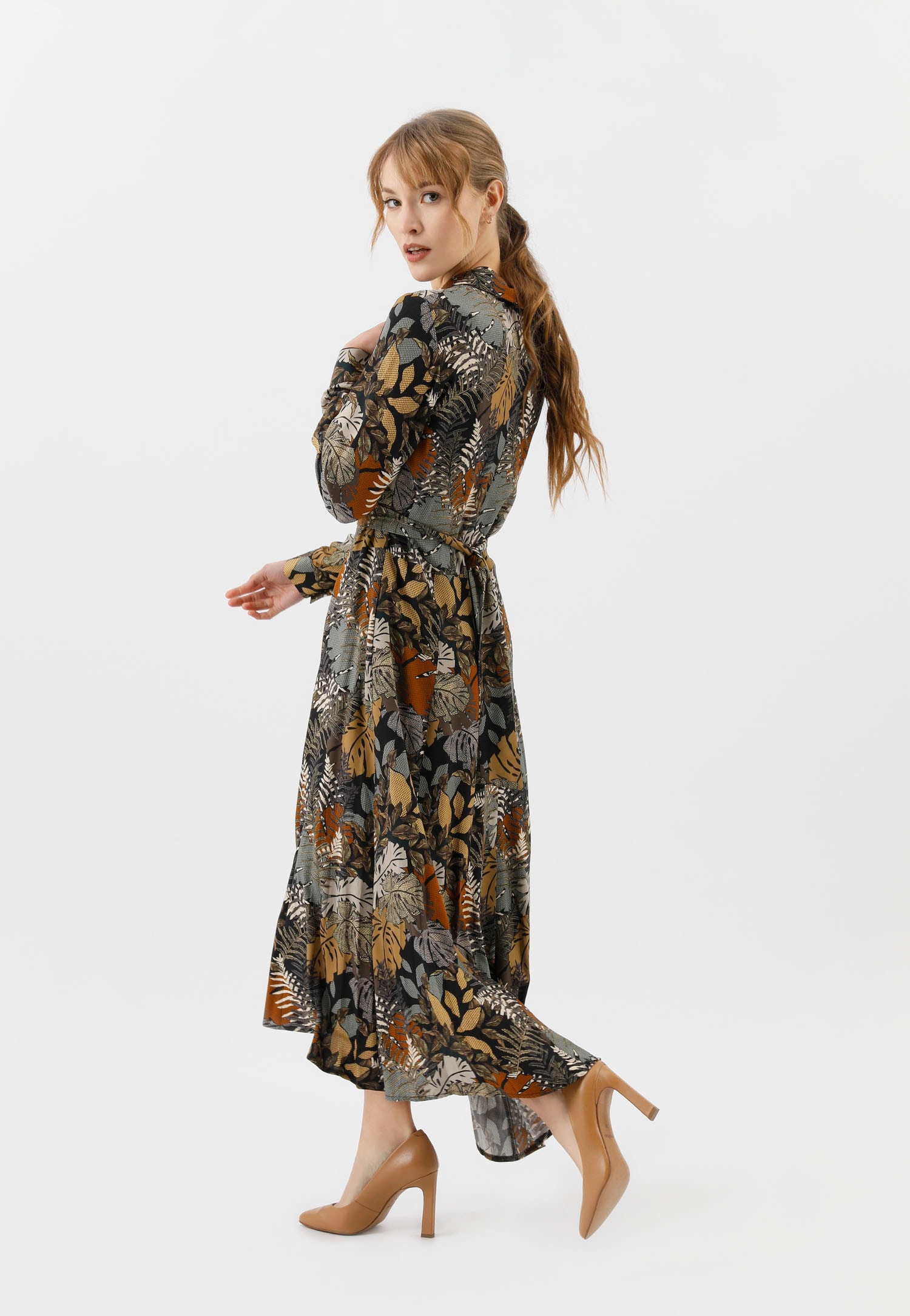 Beżowe skórzane czółenka damskie