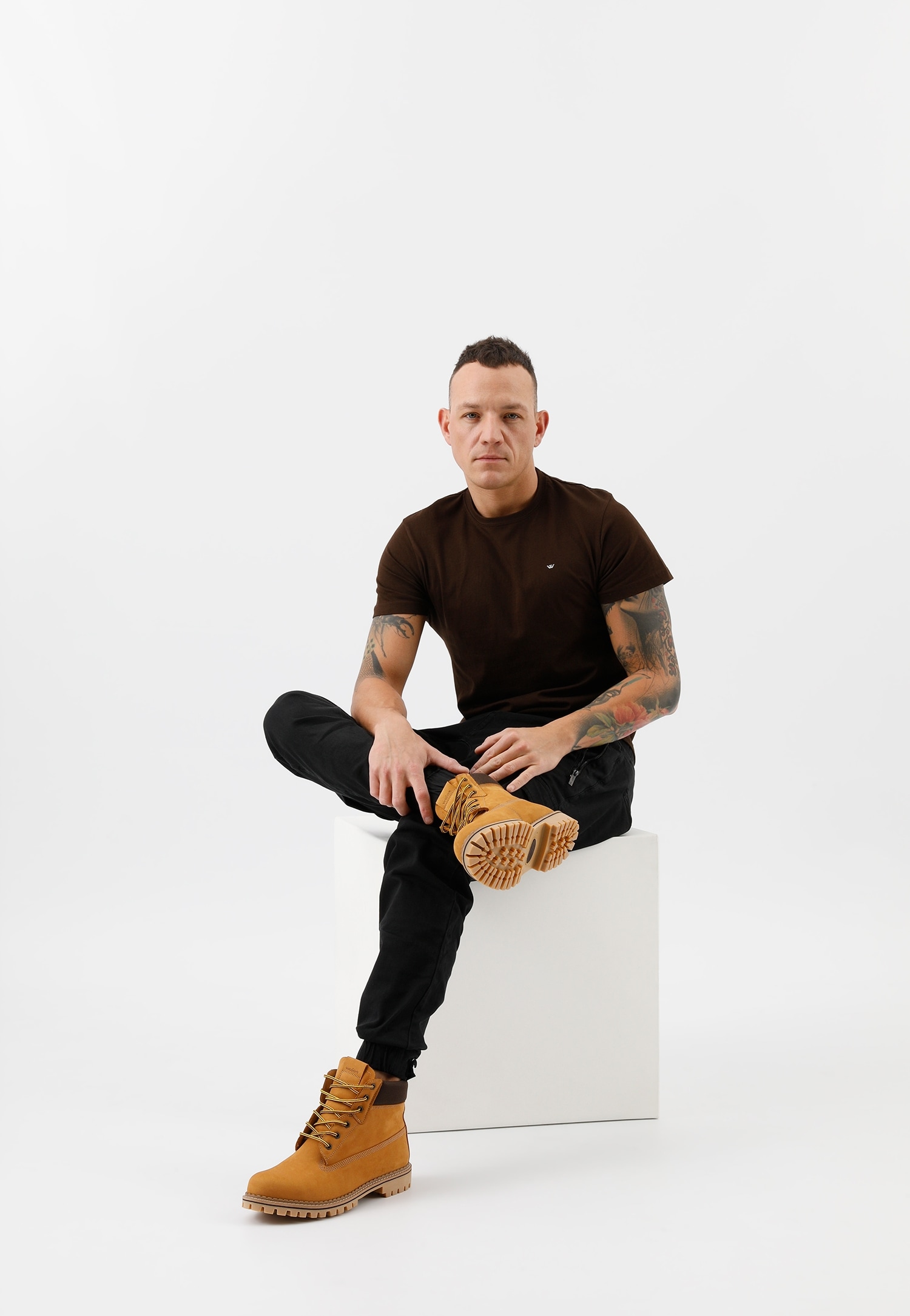 Brązowe sznurowane workery męskie