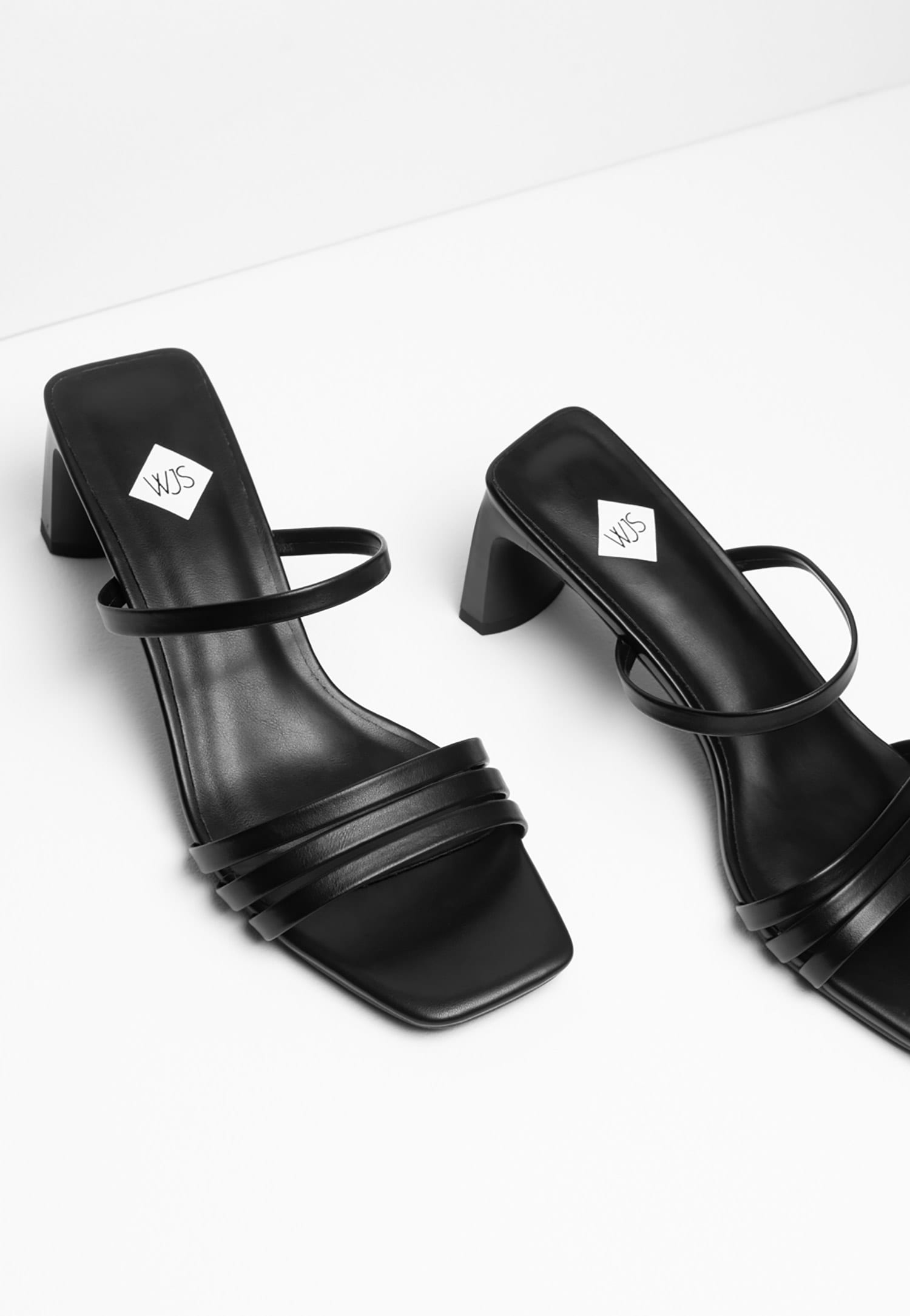 WJS czarne klapki damskie z cienkimi paseczkami