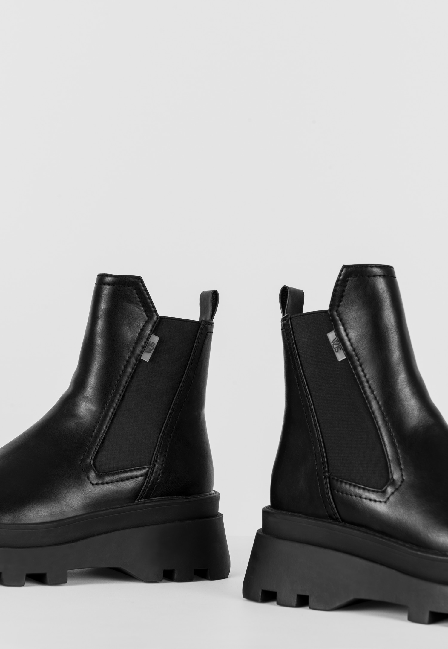 WJS czarne sztyblety damskie na grubej podeszwie