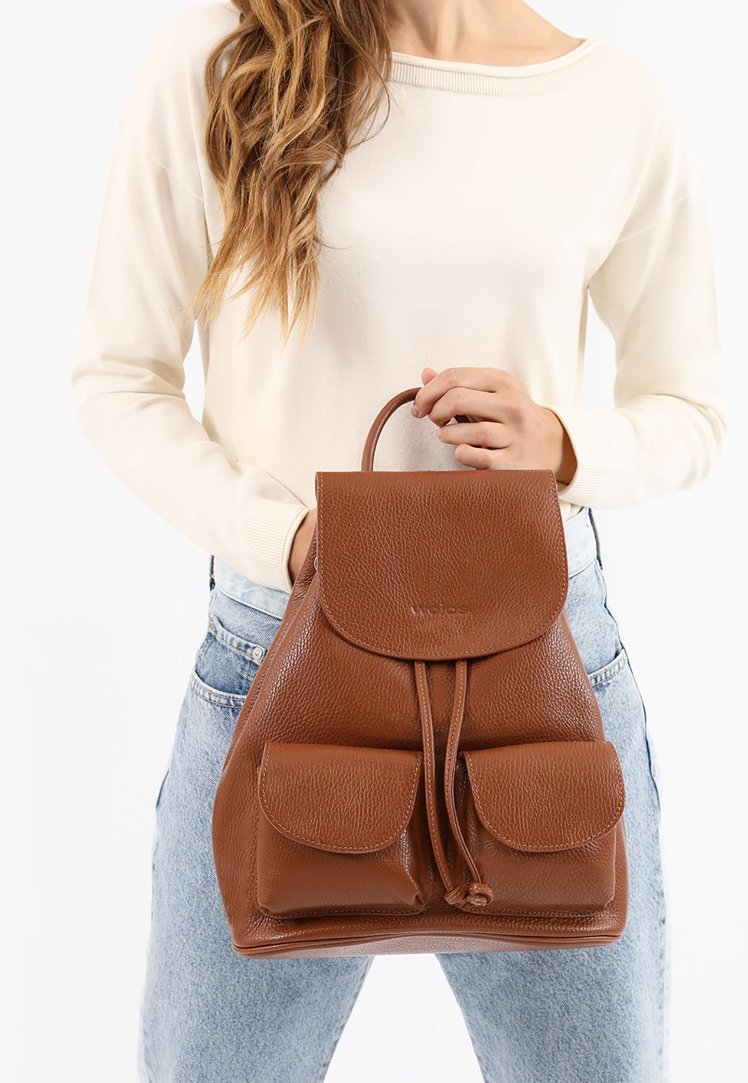 Beżowy plecak damski typu worek ze skóry licowej