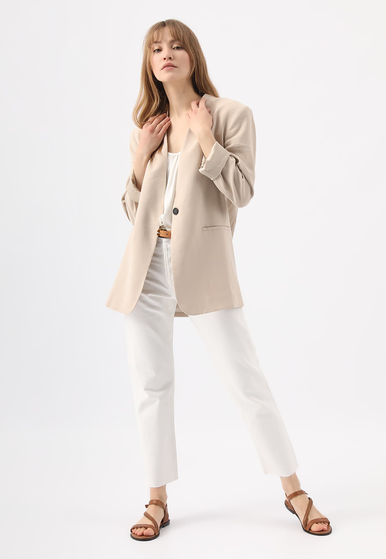 Złote sandały damskie na płaskiej podeszwie