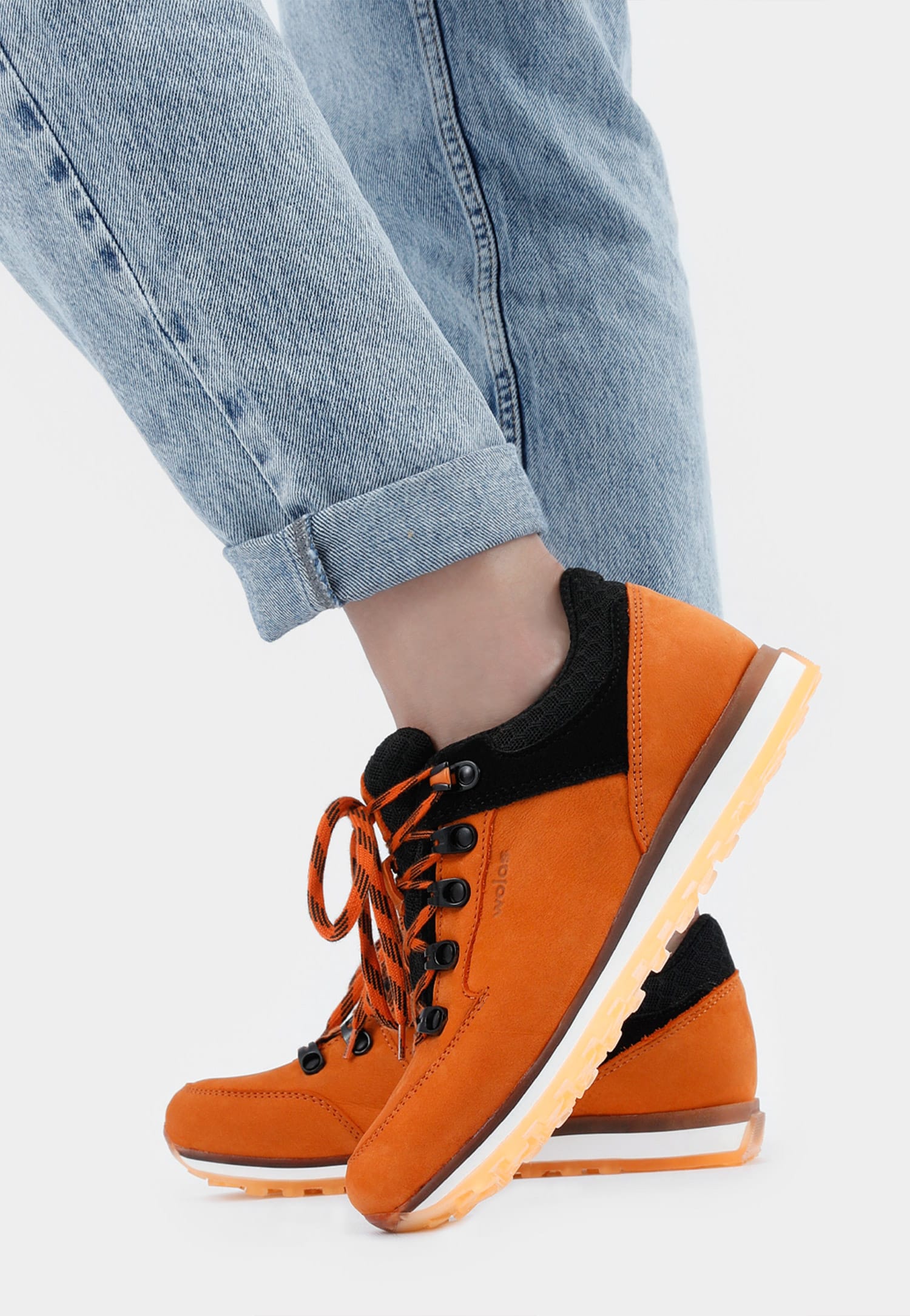 Trekkingi damskie w kolorze pomarańczowym i czarnym