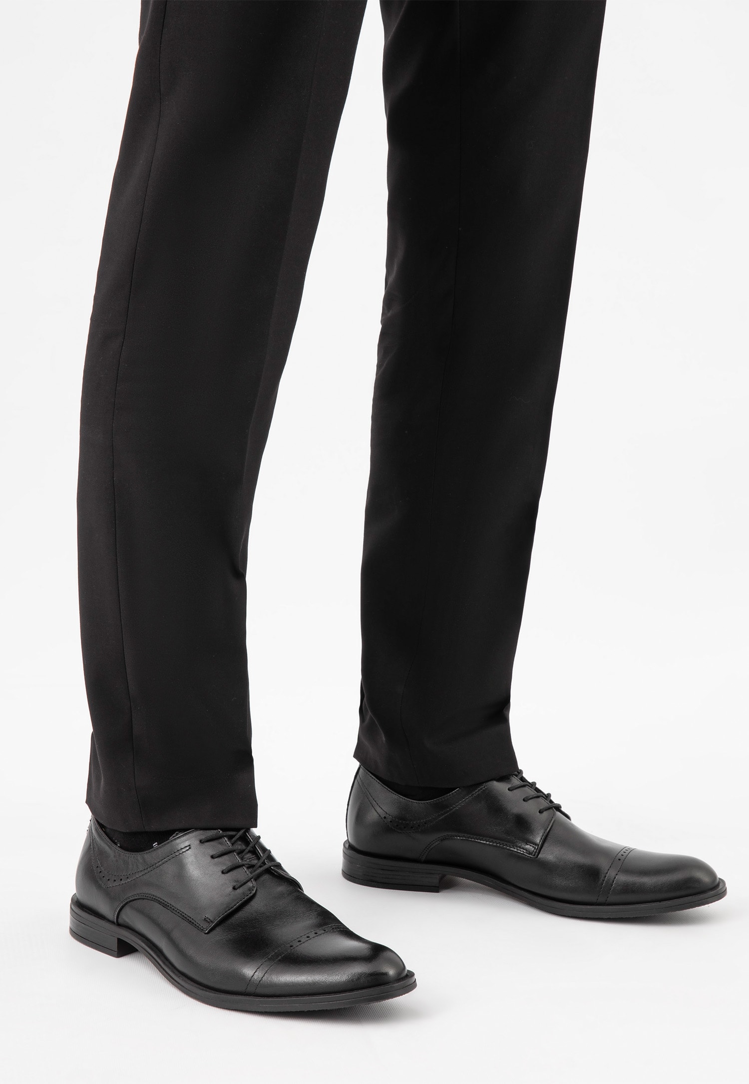 Czarne eleganckie półbuty męskie quarter brogues