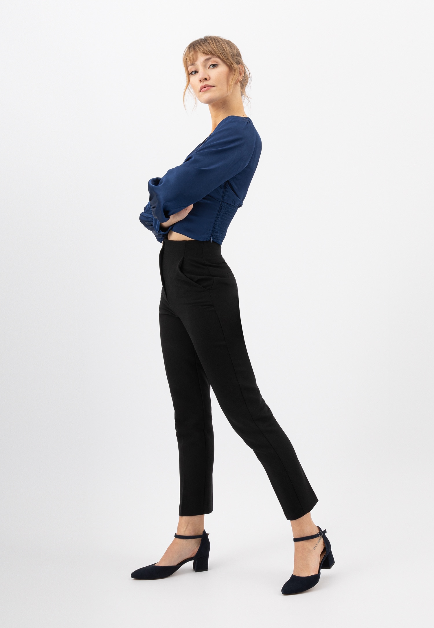 Złote czółenka damskie na niskim słupku