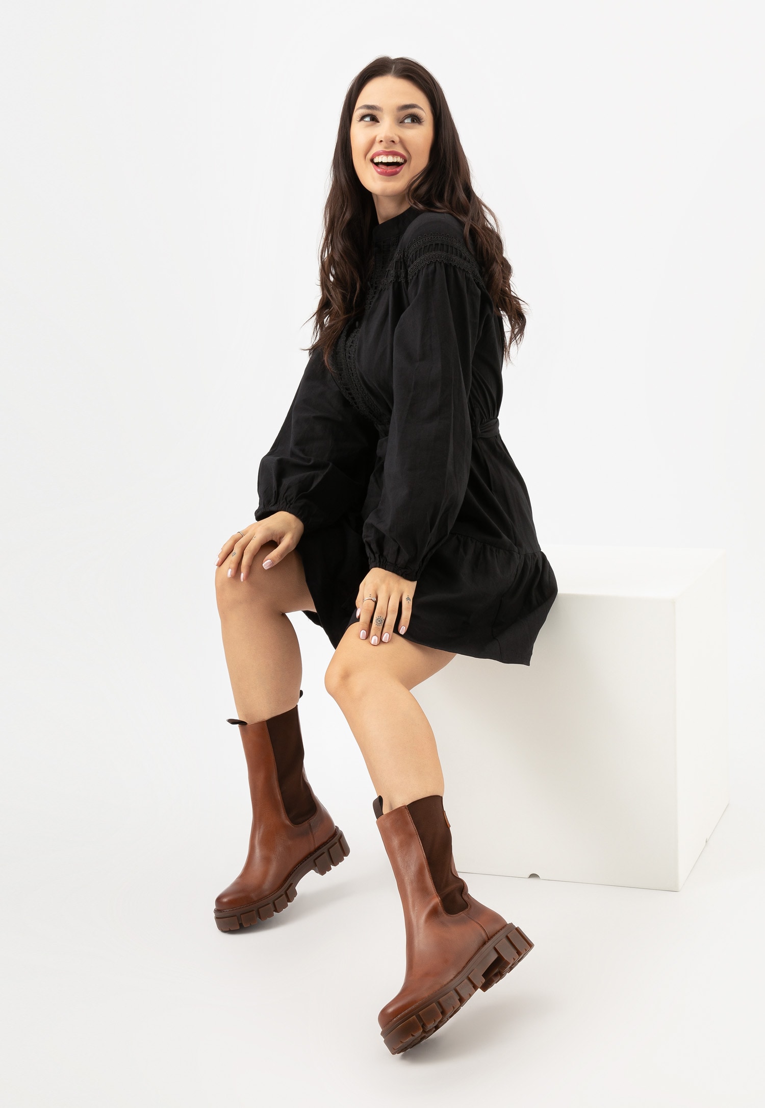 Beżowe sztyblety damskie z wysoką cholewką