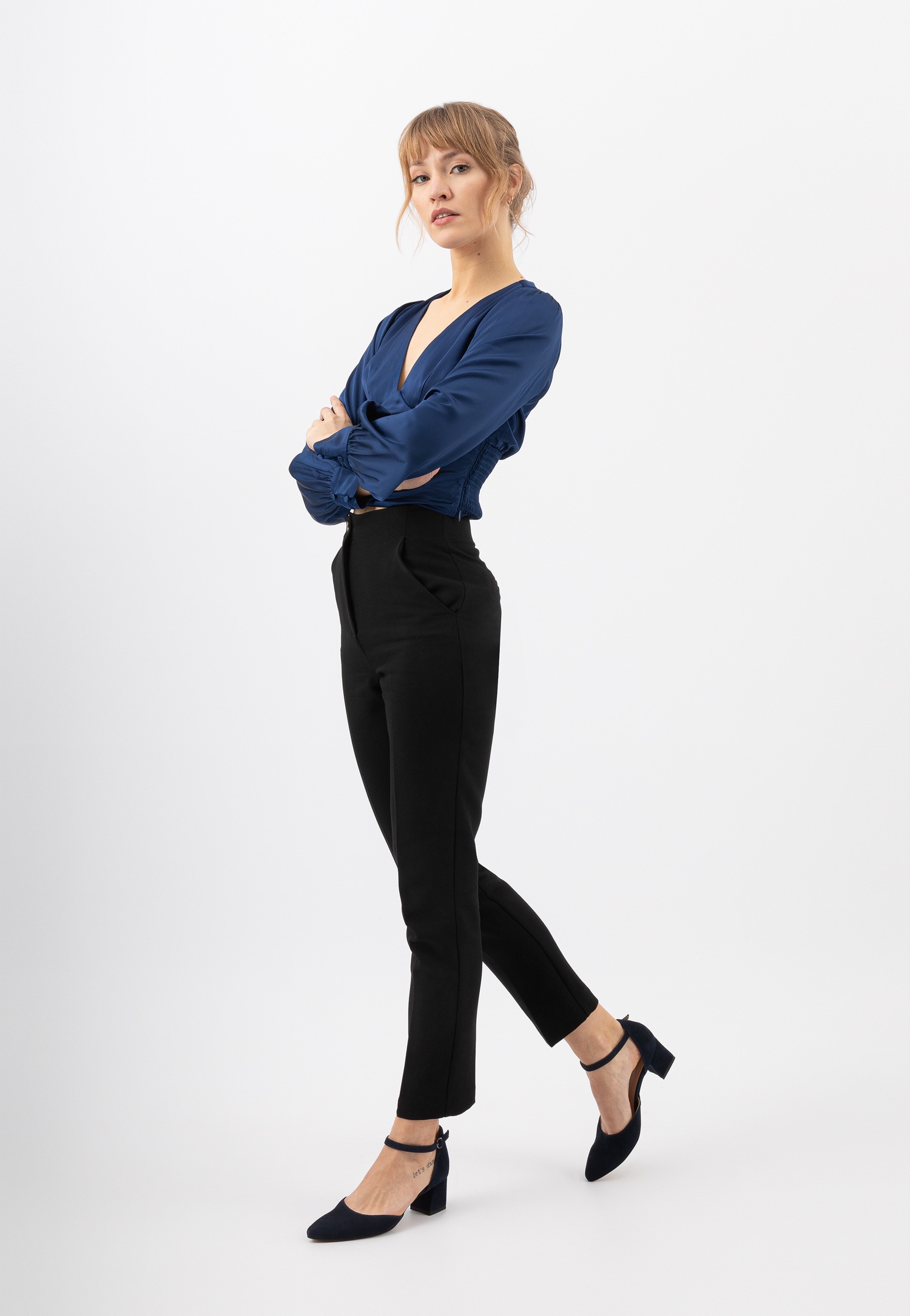 Złote czółenka damskie na niskim słupku