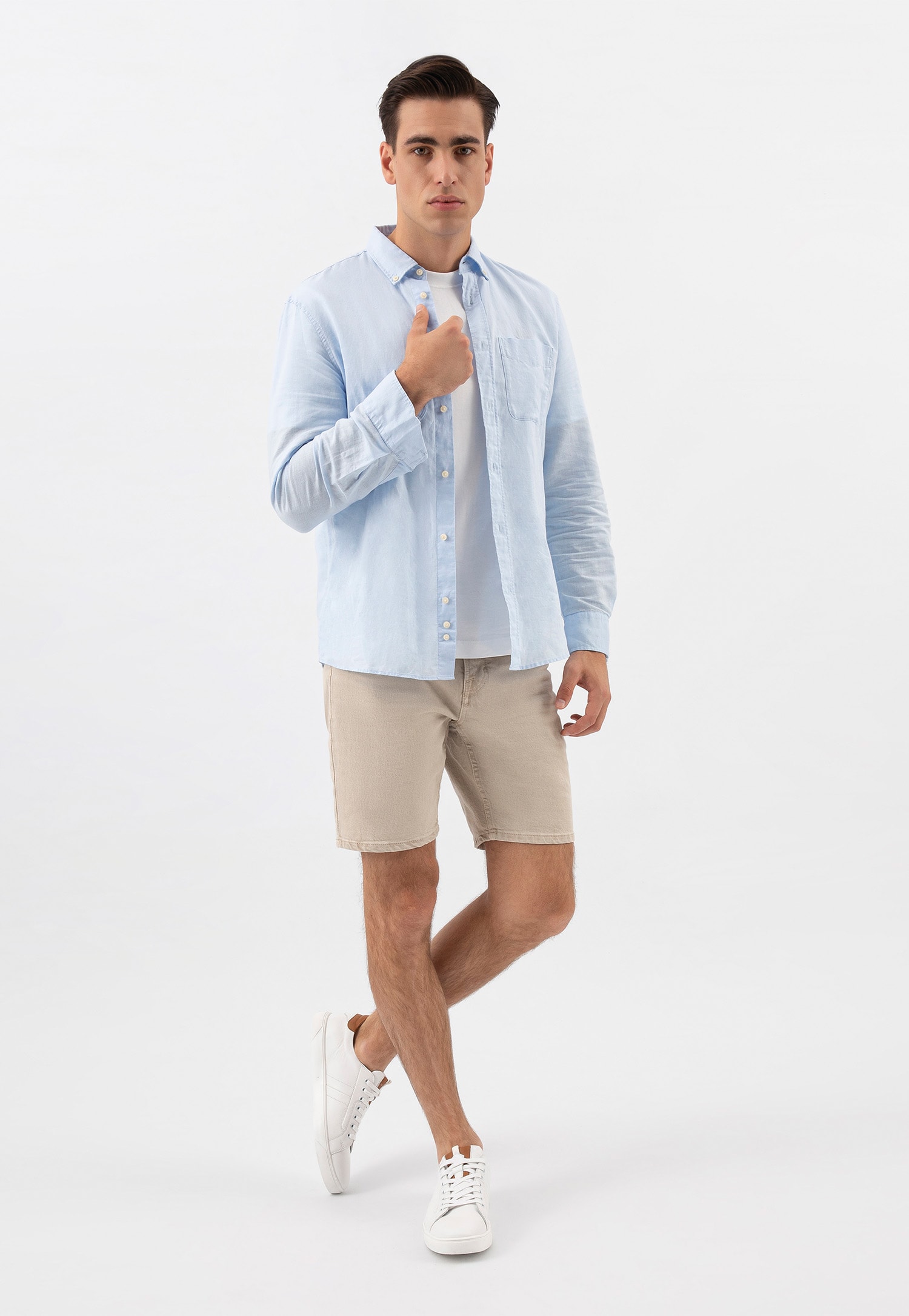 Granatowe trampki męskie na białej podeszwie