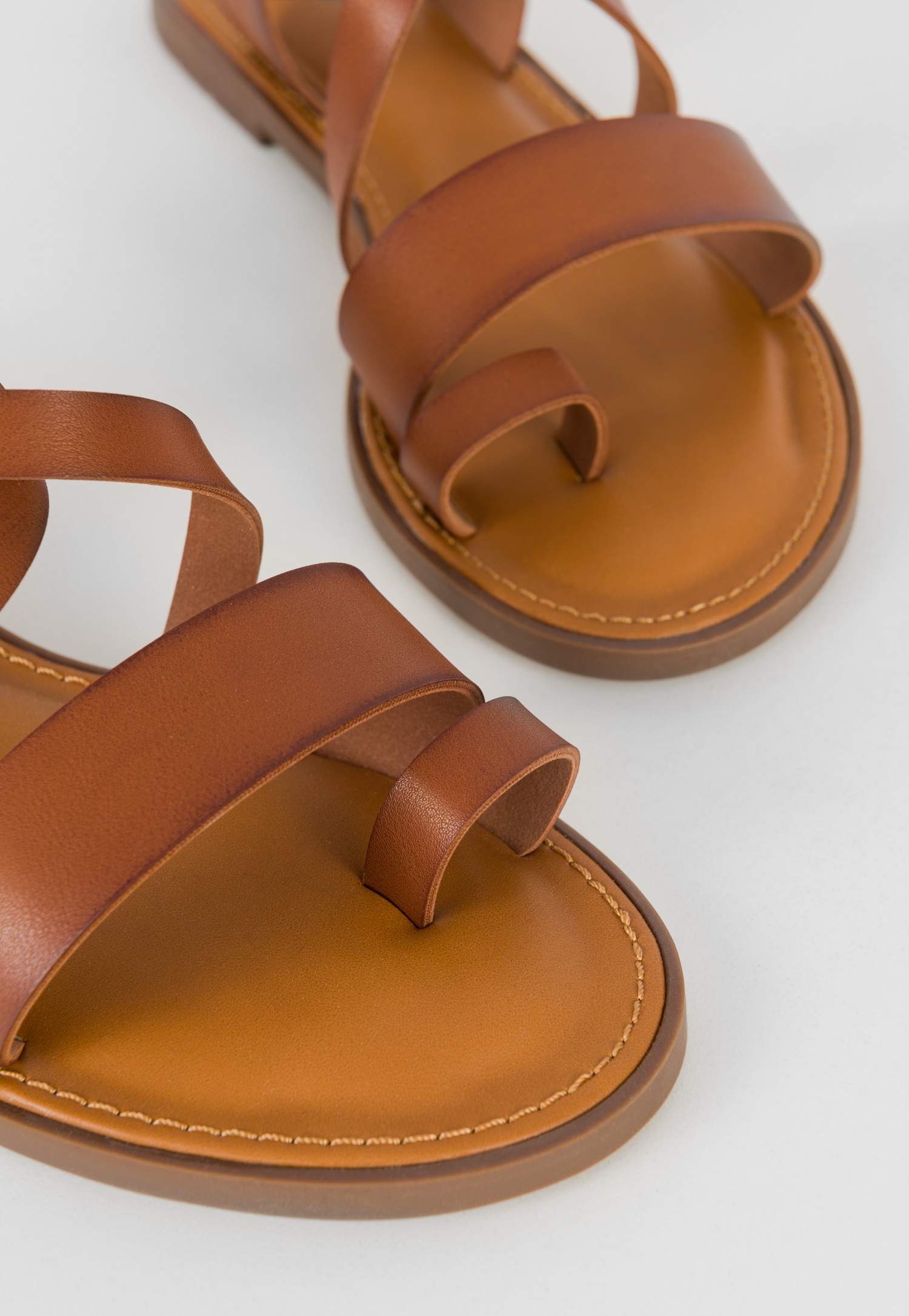 WJS białe płaskie sandały damskie z brązową wkładką