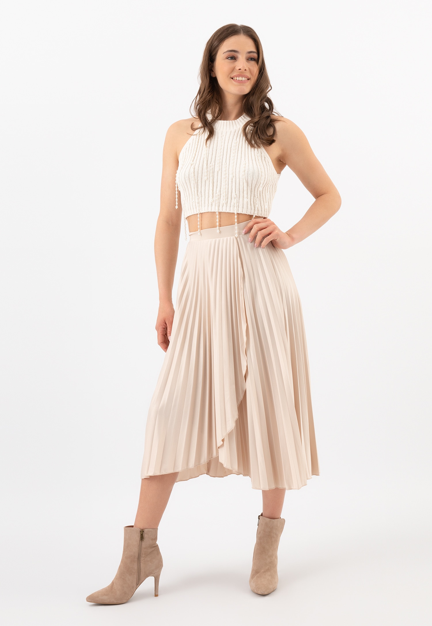 Beżowe eleganckie botki na obcasie