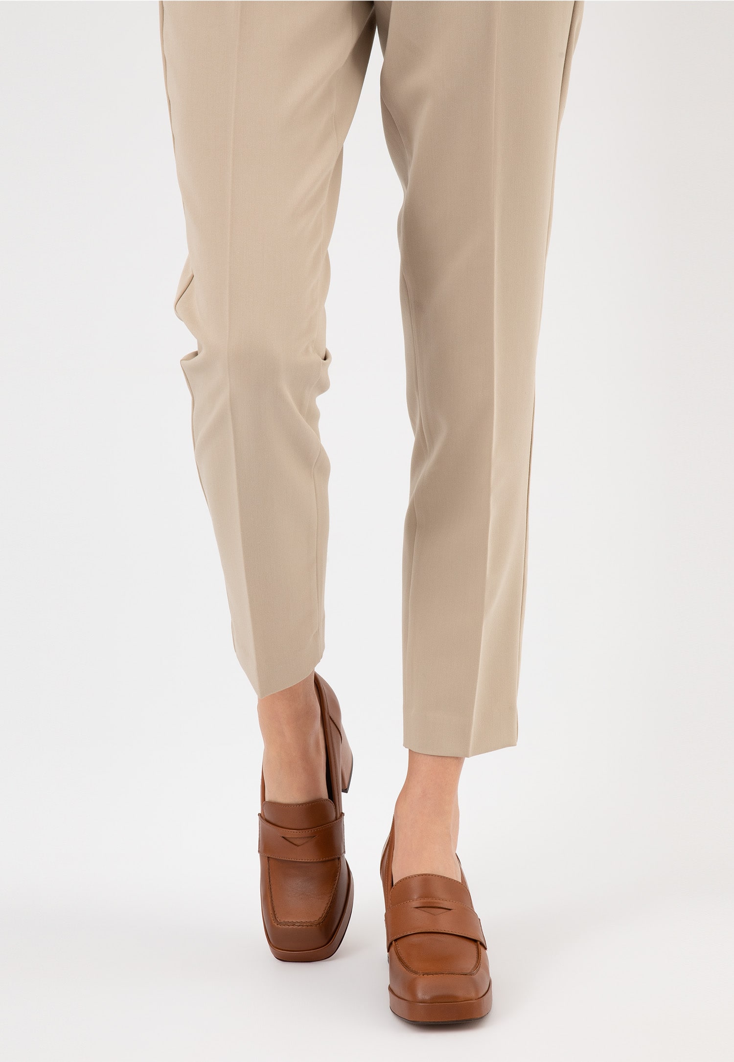 Zielone mokasyny damskie na słupku