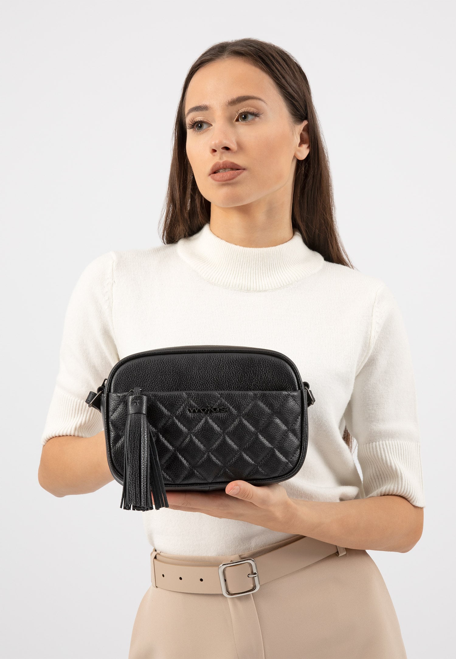 Mała czarna torebka damska z ozdobnym pikowaniem