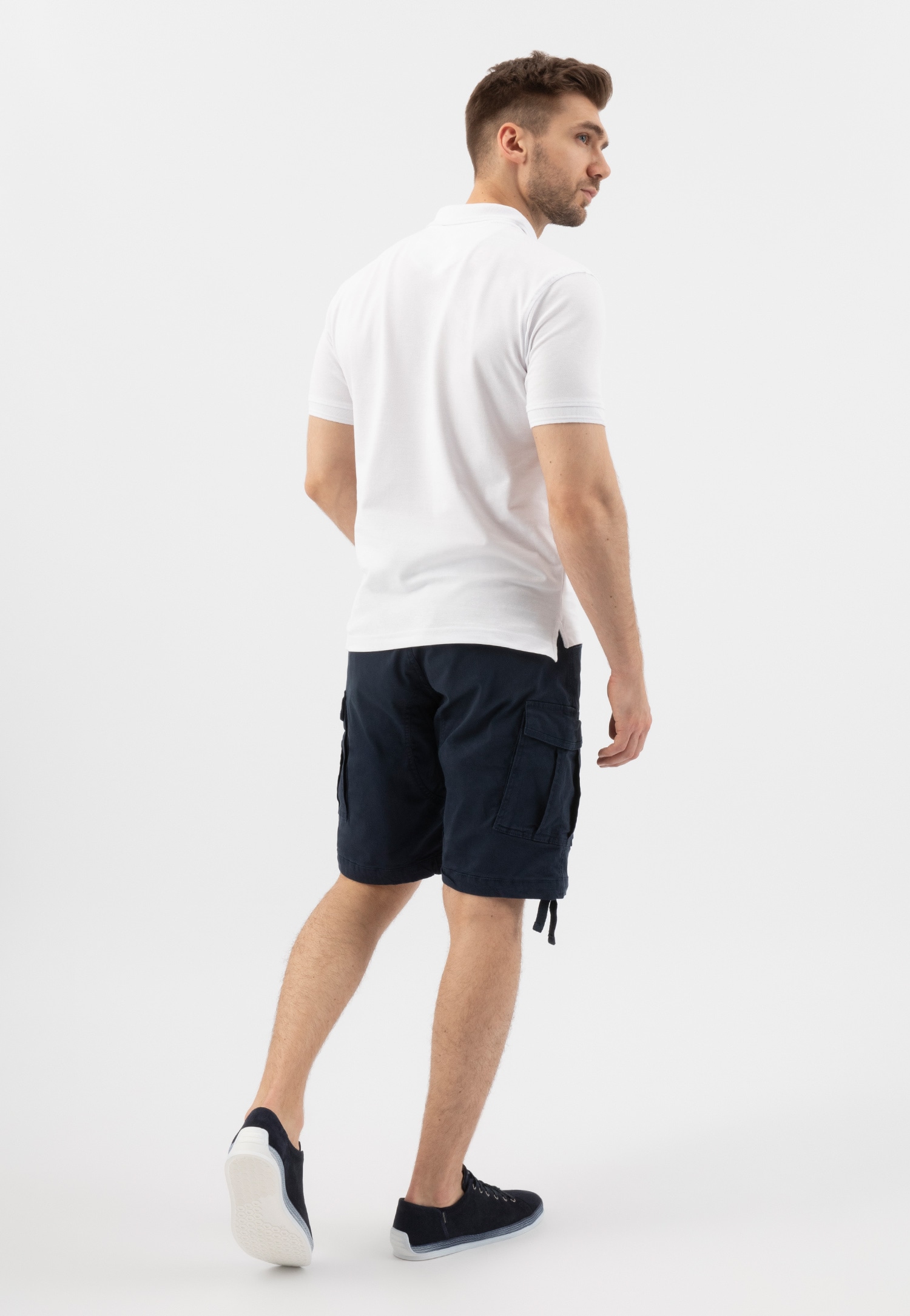 Jasnobrązowe półbuty męskie na lato z ozdobną podeszwą