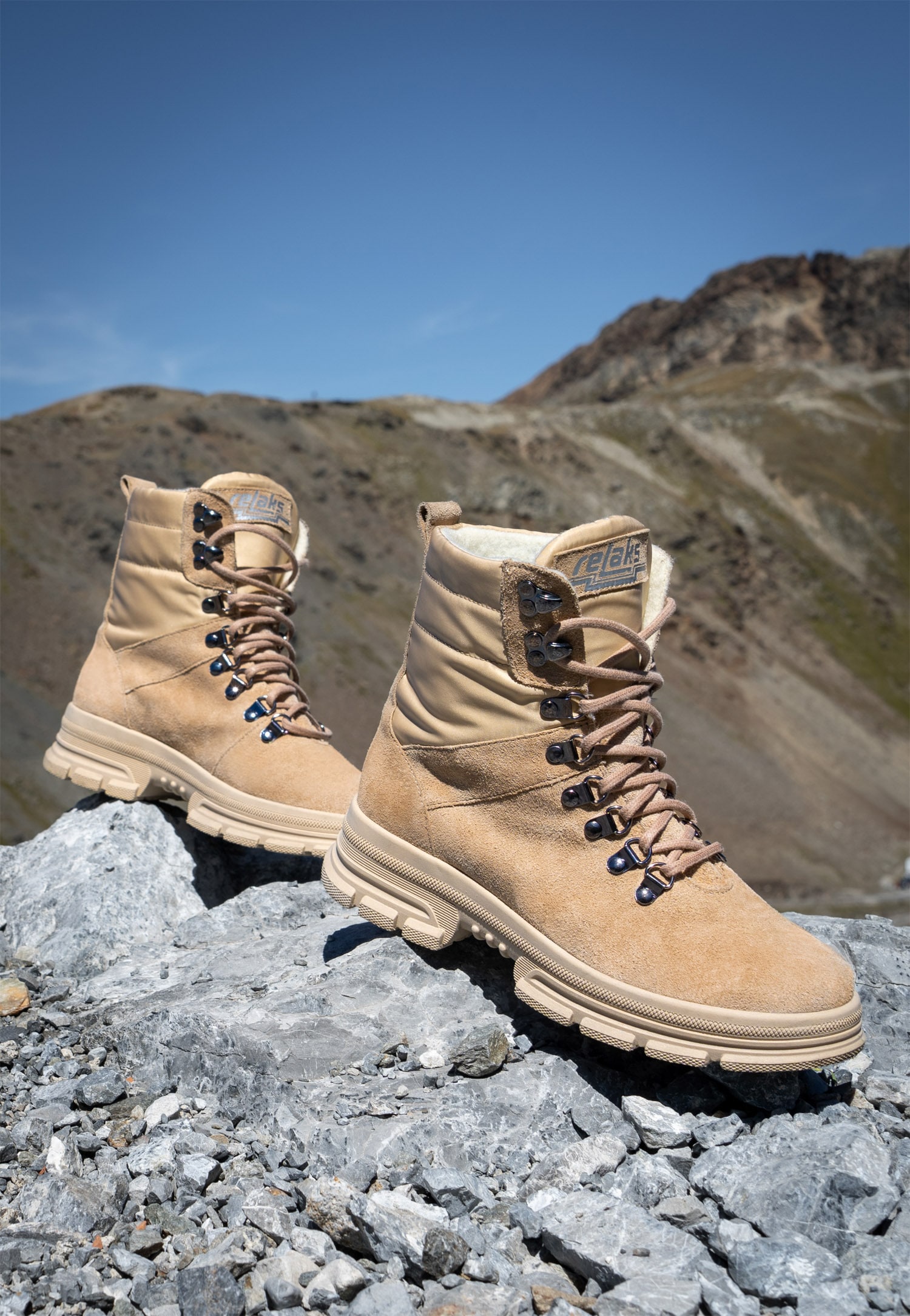 RELAKS czarne trzewiki damskie ze skóry i ortalionu