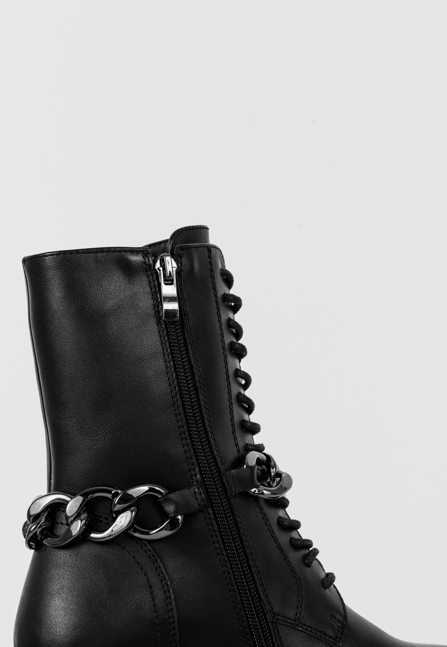 WJS czarne trzewiki damskie z ekoskóry z łańcuchem