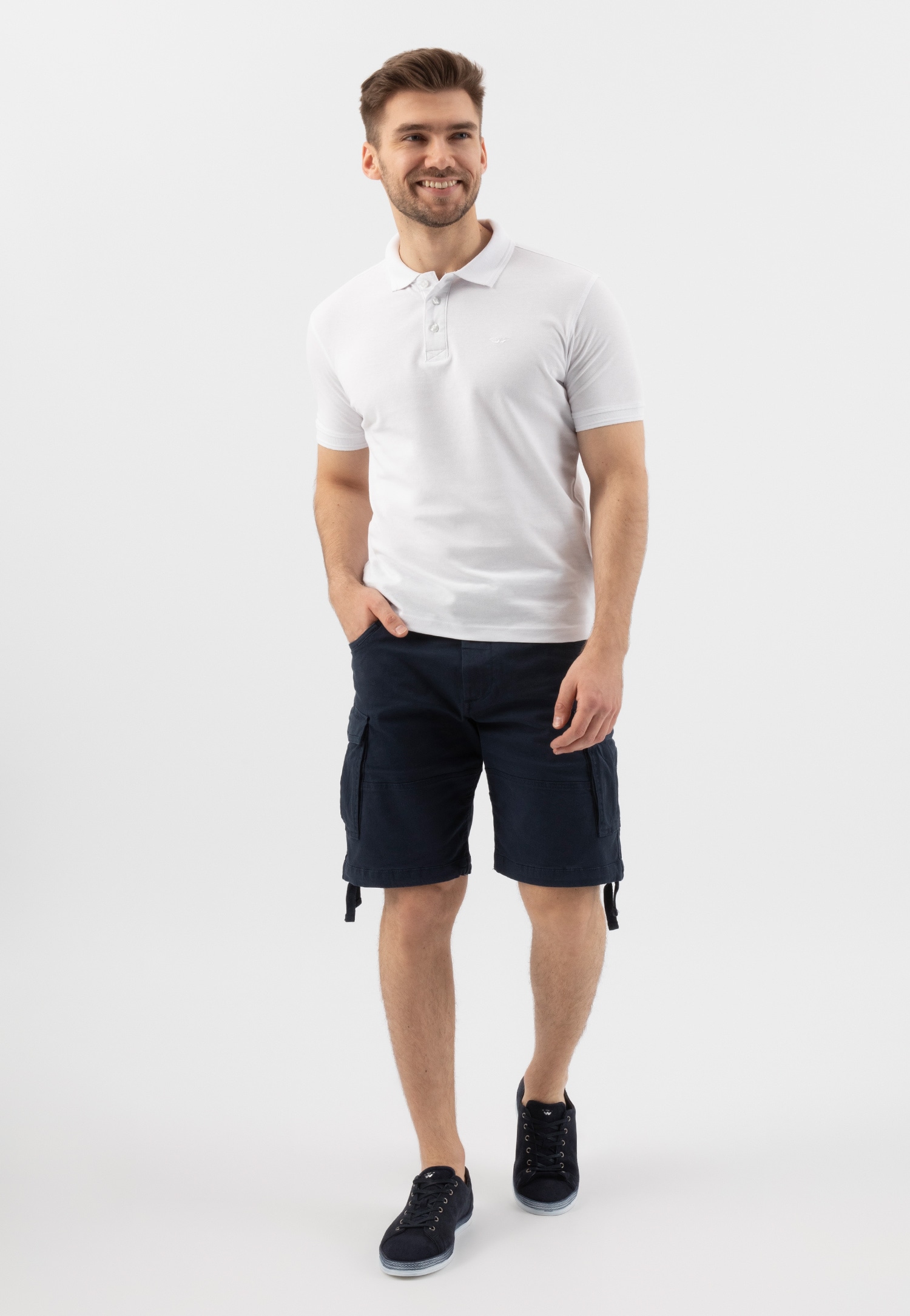 Jasnobrązowe półbuty męskie na lato z ozdobną podeszwą