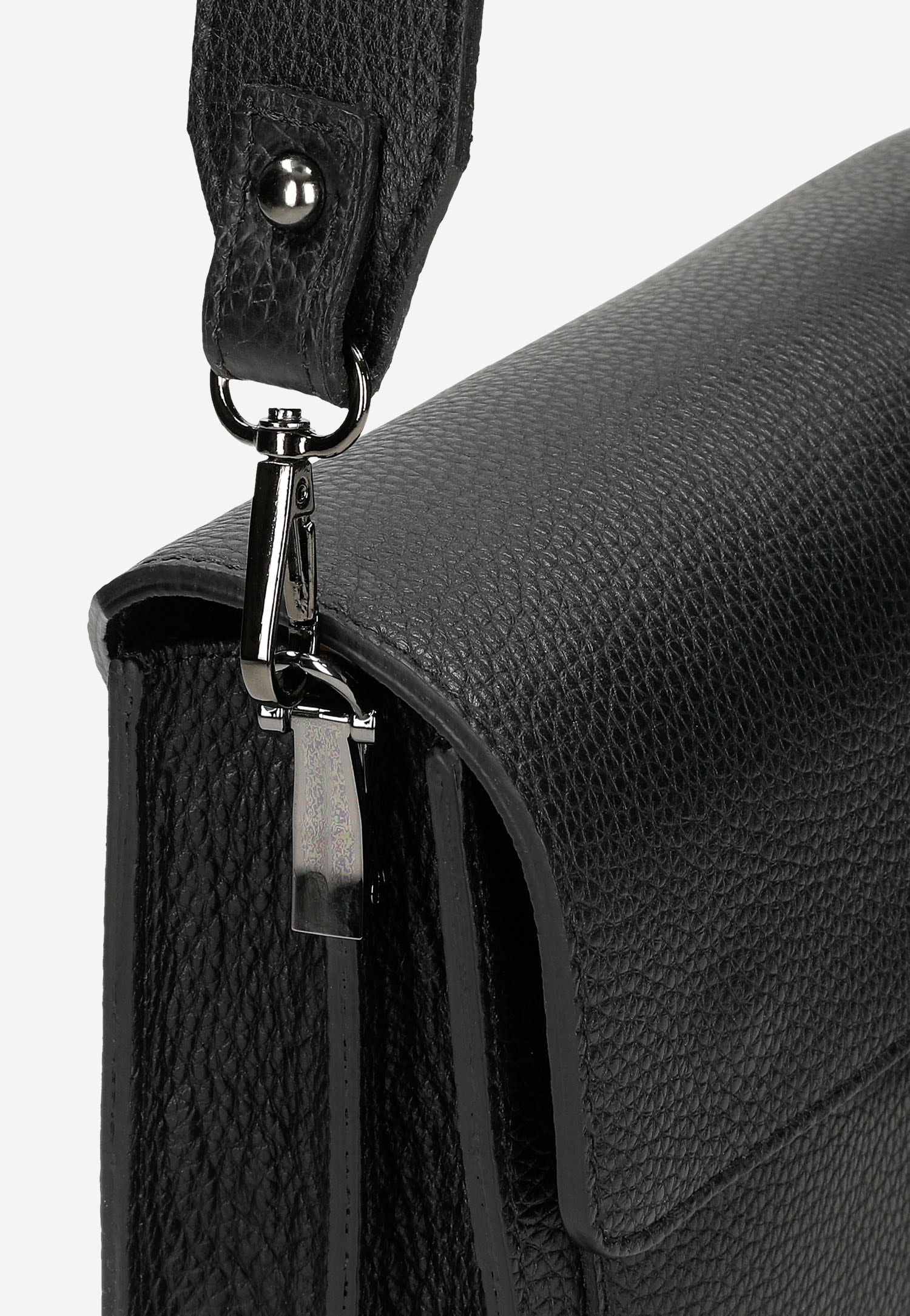 Czarna mała torebka damska ze skóry licowej