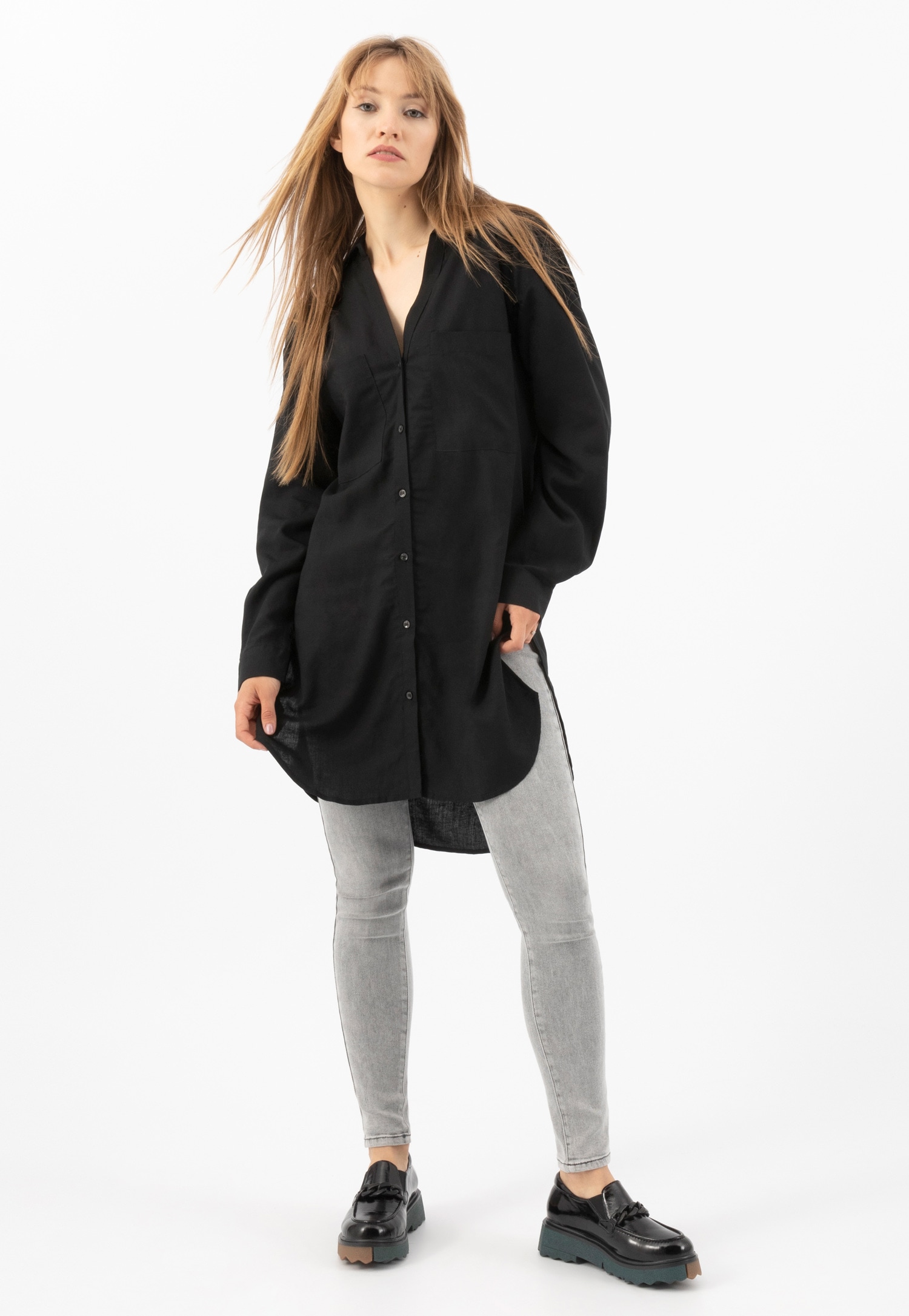 Oryginalne czarne mokasyny damskie z kolorową podeszwą