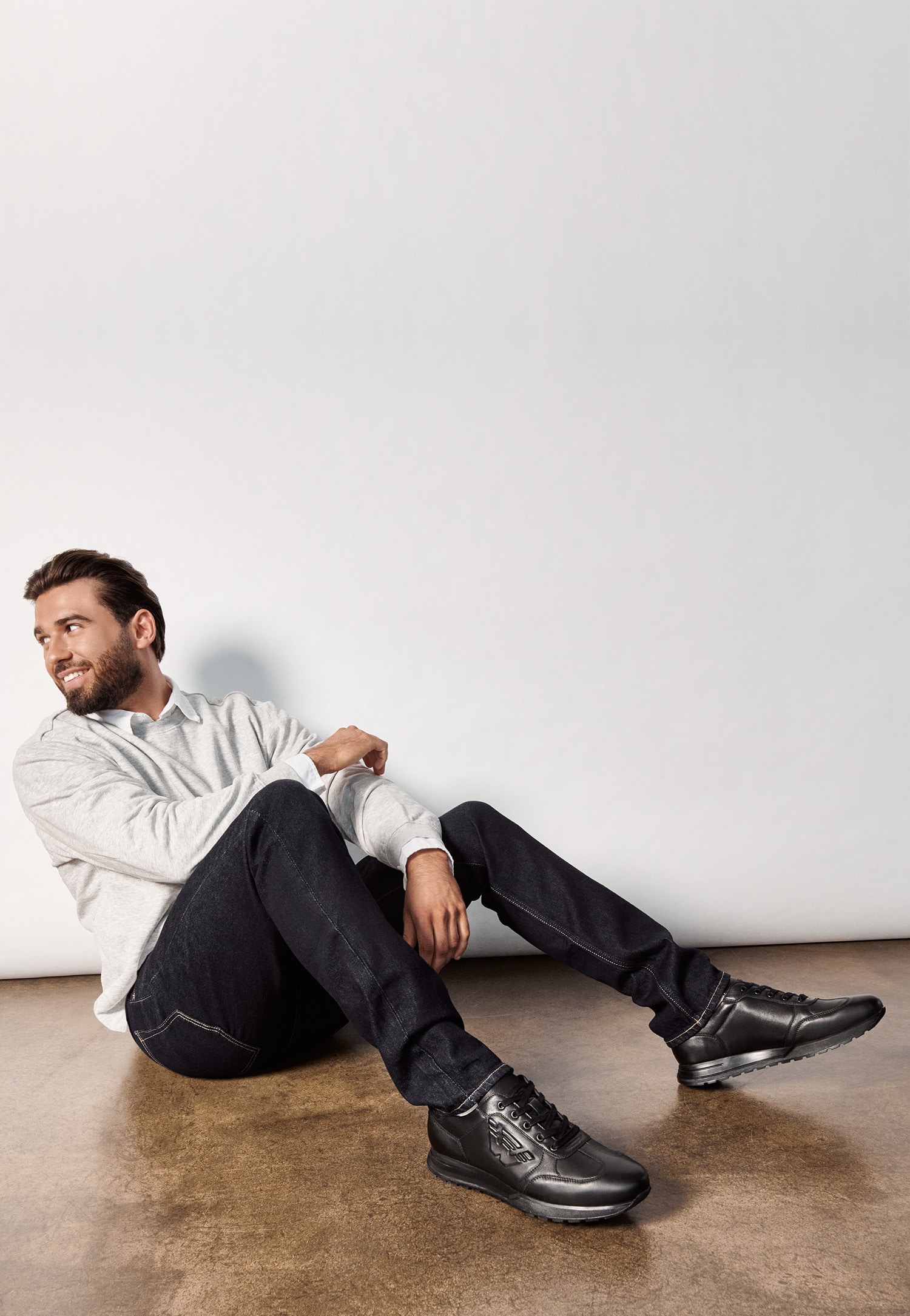 Czarne sneakersy męskie z tłoczonym logo