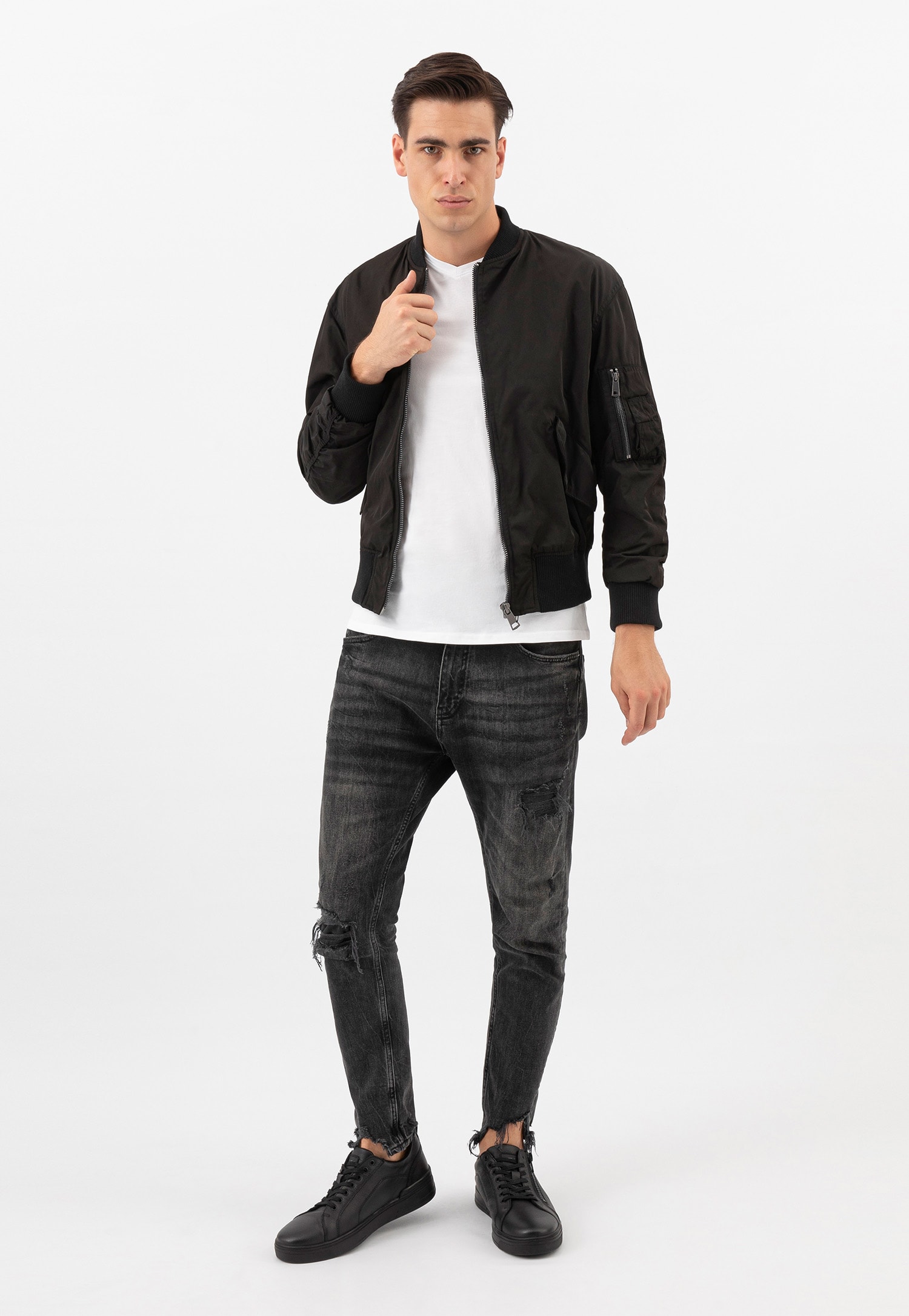 Ciemnobrązowe trampki męskie z ozdobnym zamkiem