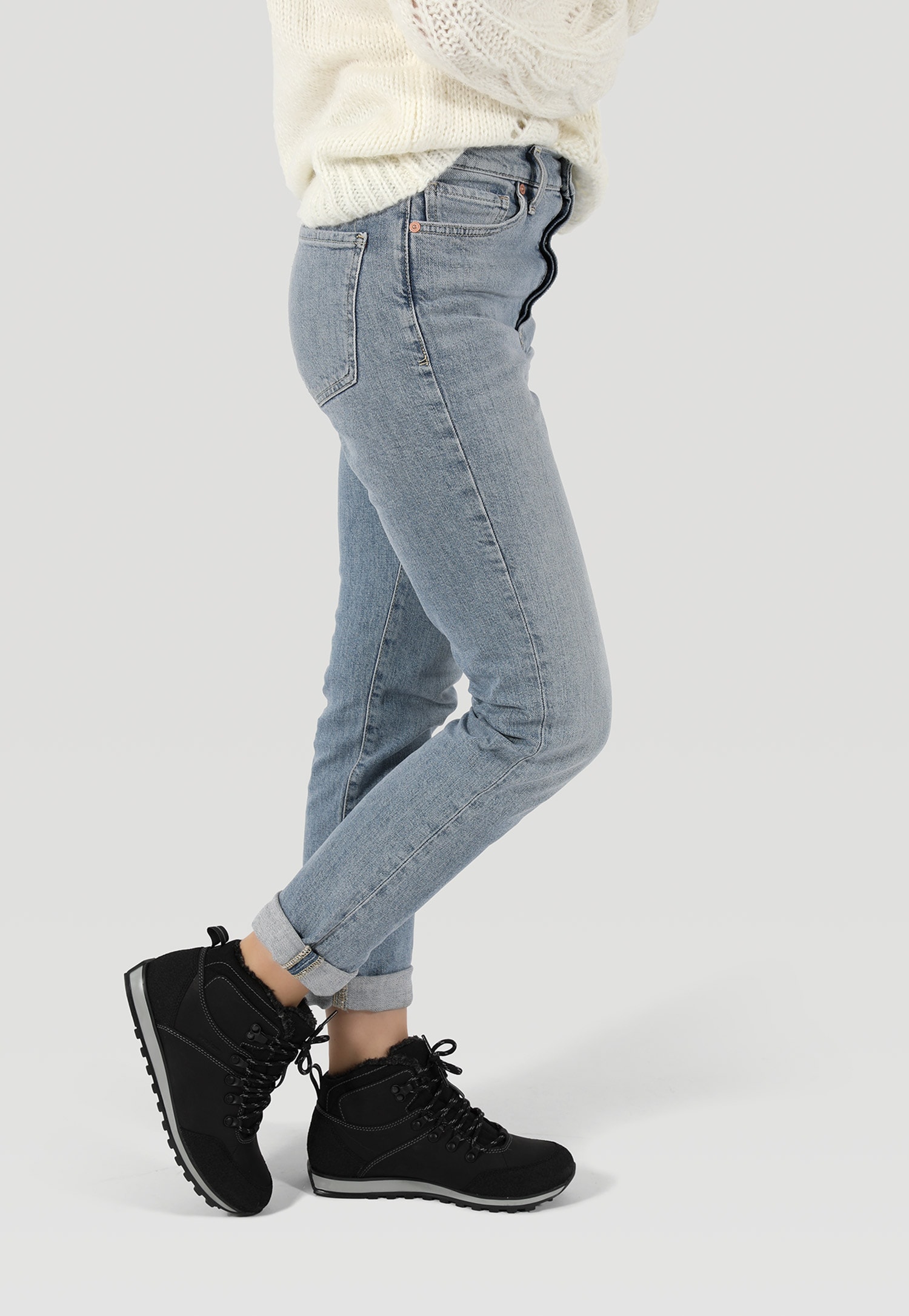 Czarno-amarantowe wysokie trekkingi damskie