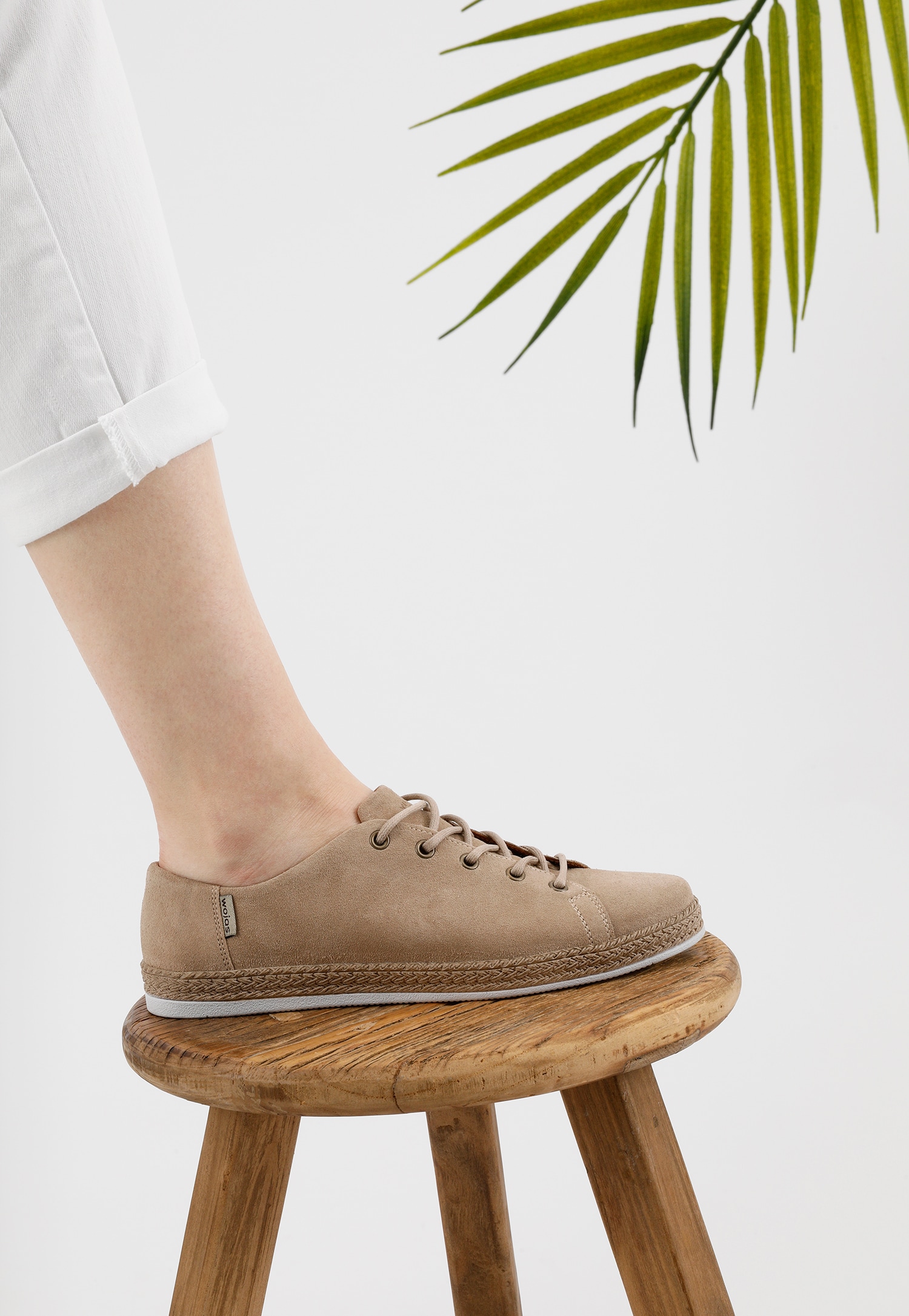 Lekkie białe półbuty damskie z ozdobną podeszwą