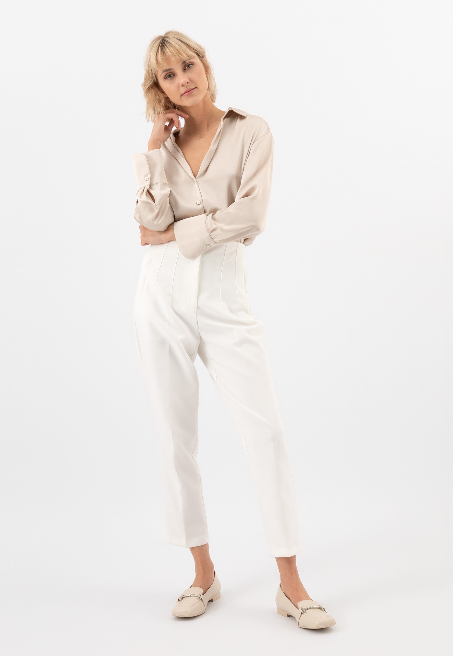 Beżowe mokasyny damskie ze skóry licowej