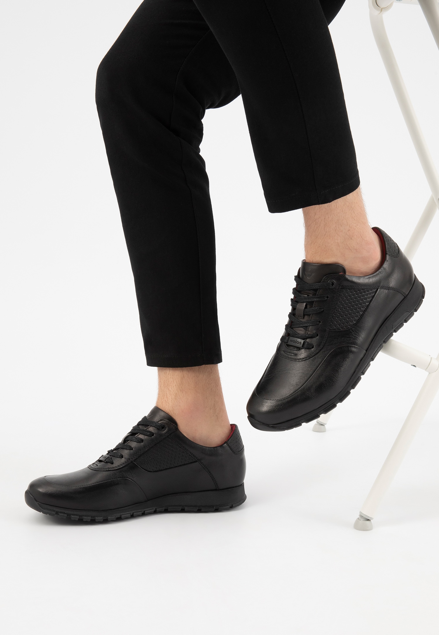 Ciemnobrązowe sneakersy męskie ze skóry licowej