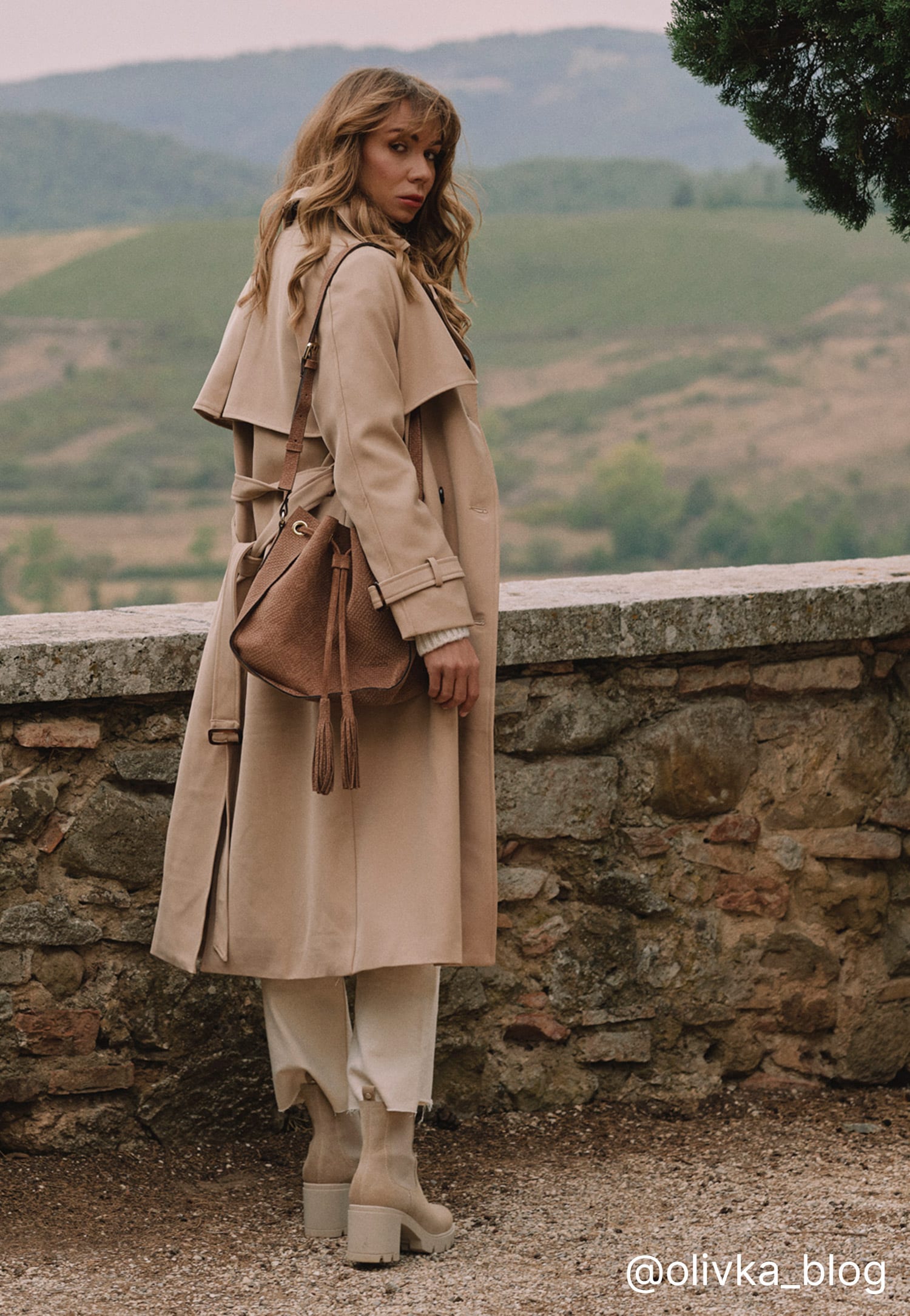 Czarna pleciona torebka damska z dwoiny welurowej w oryginalne wzory