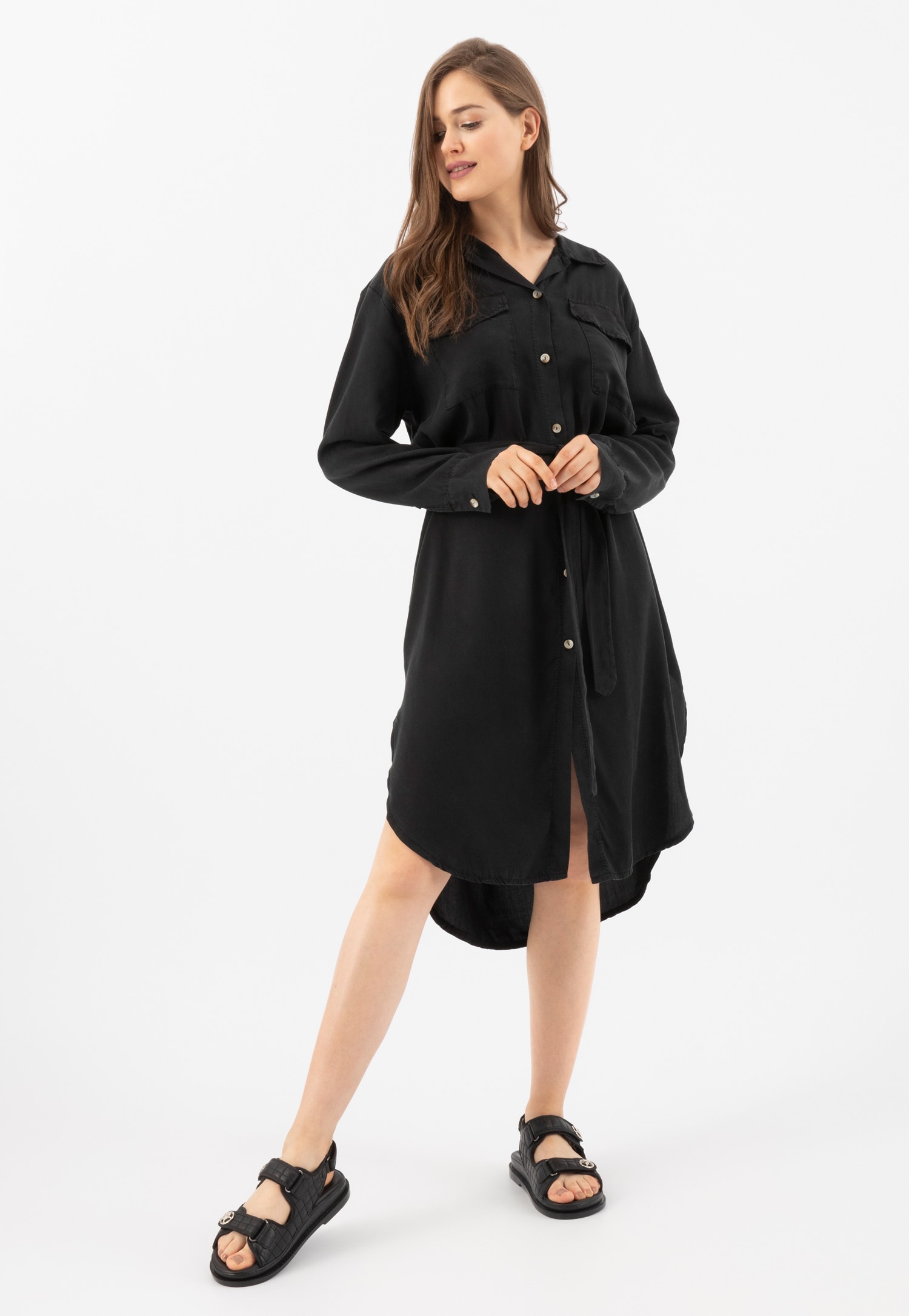 Czarne płaskie sandały damskie z pikowaniem