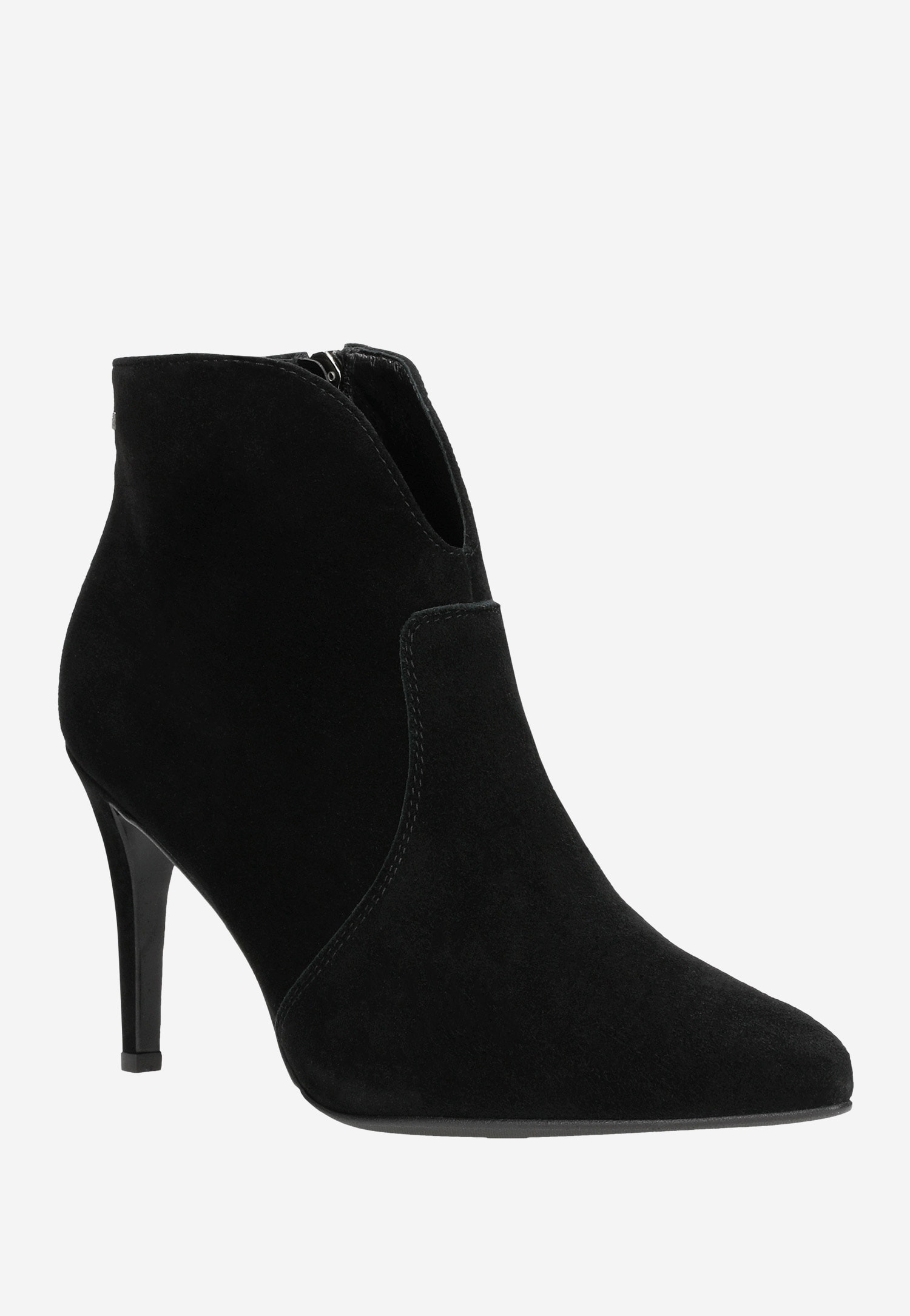 Czarne welurowe botki damskie na szpilce idealne na jesień