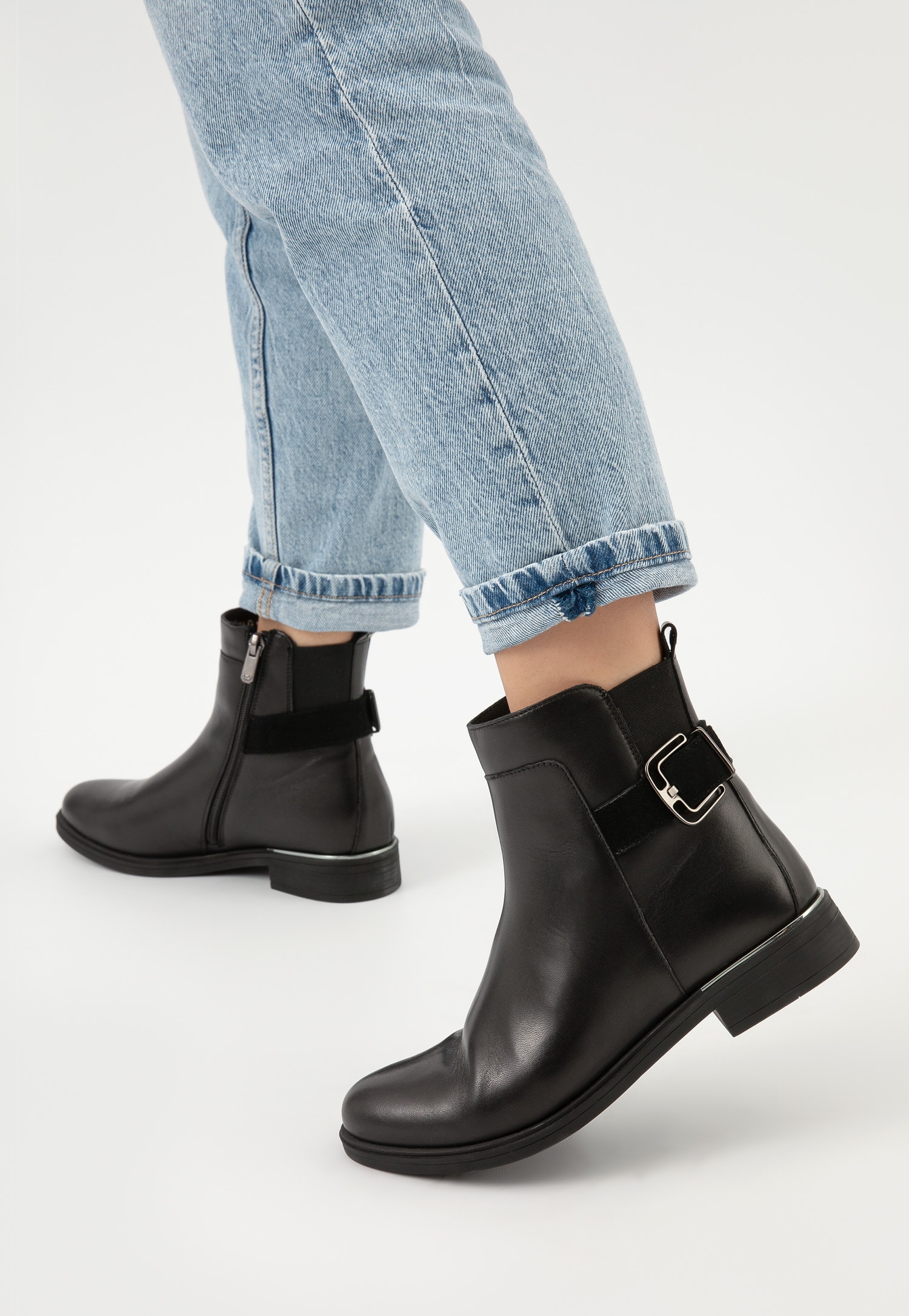 Czarne botki damskie ocieplane skórą owczą