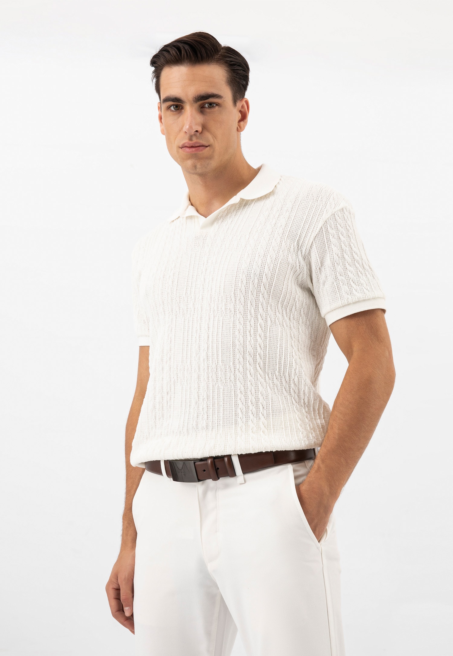 Brązowy elegancki skórzany pasek z pełną klamrą