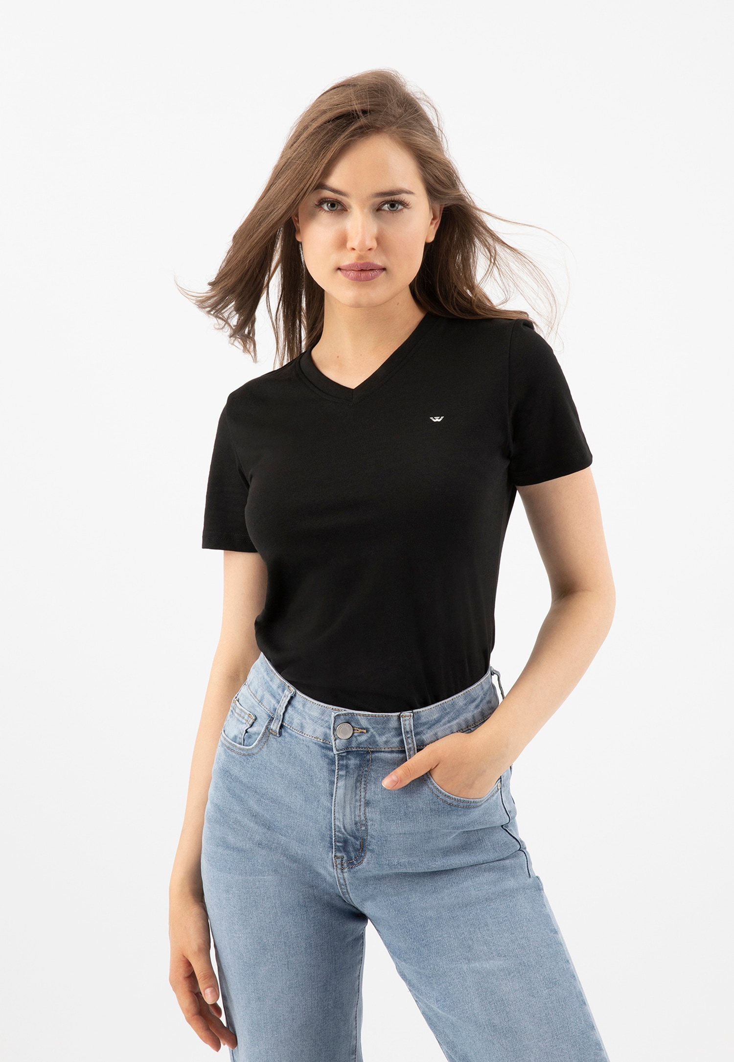 Czarna koszulka damska z dekoltem w serek