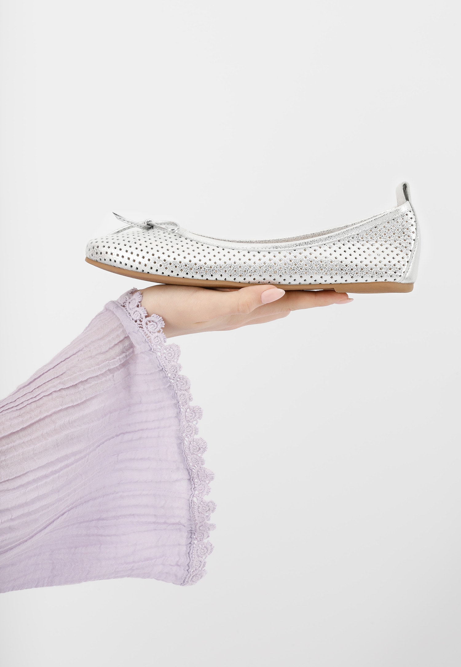 Ażurowe baleriny damskie srebrne