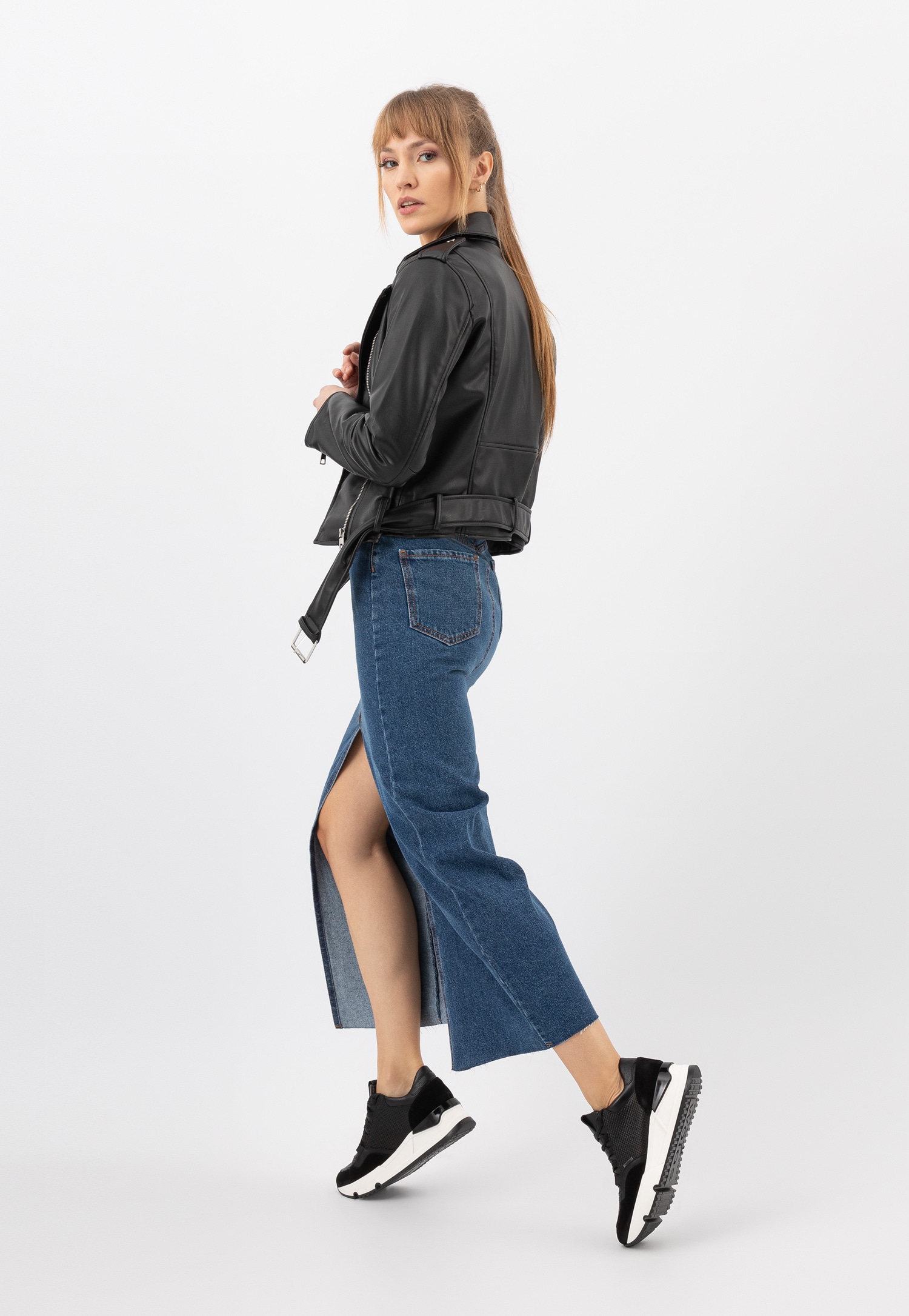 Czarne sneakersy damskie na wysokiej podeszwie