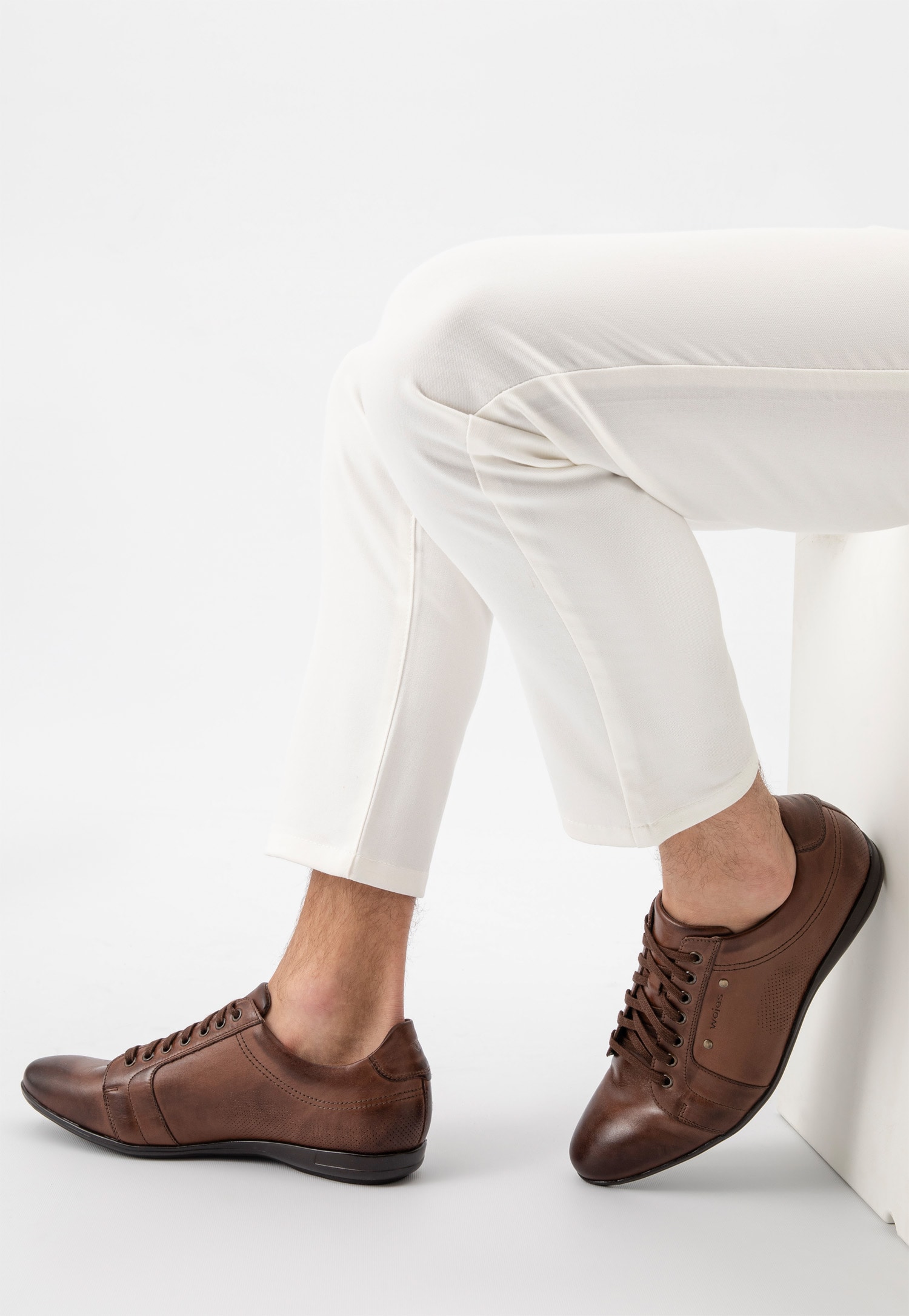 Brązowe półbuty męskie