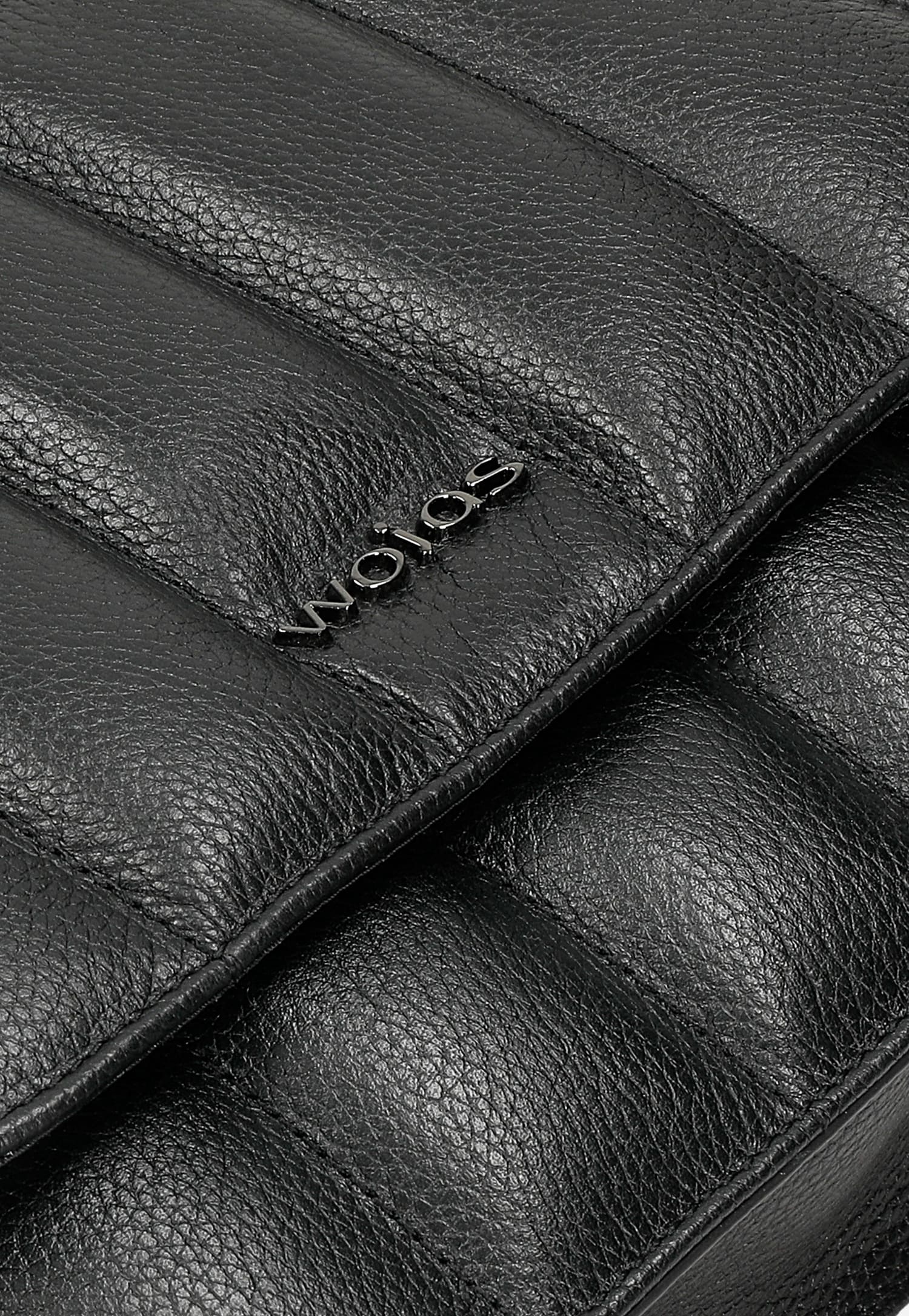 Mała czarna torebka damska z pikowanej skóry licowej