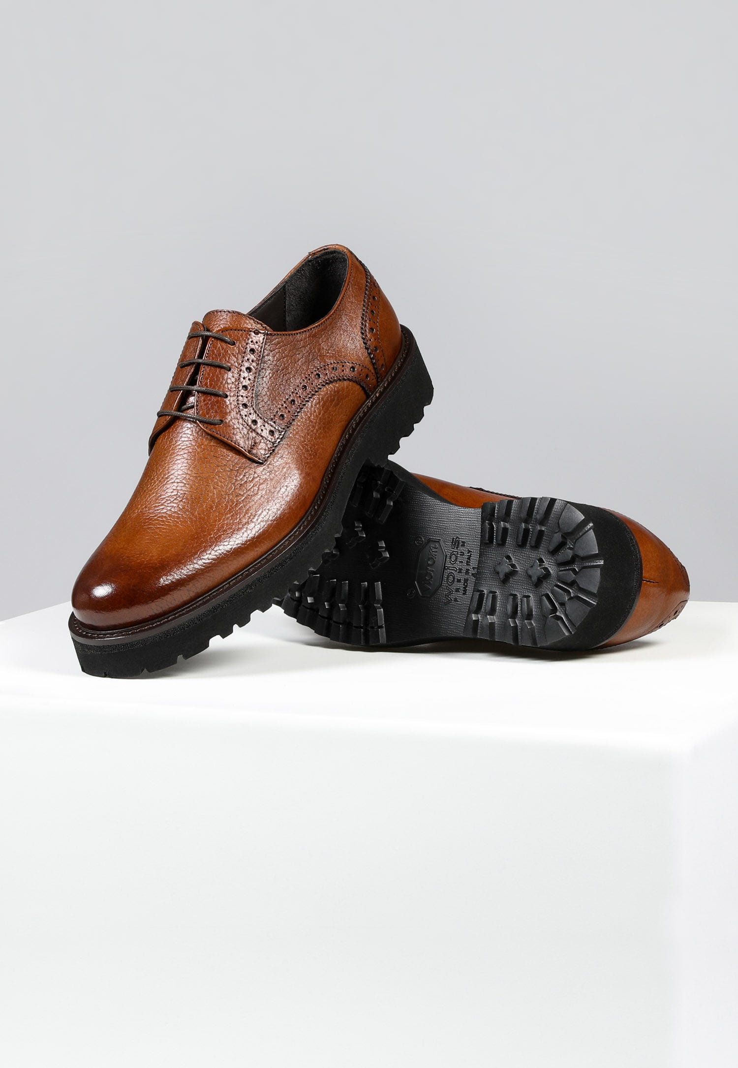 PREMIUM czarne sznurowane półbuty męskie ze skóry licowej