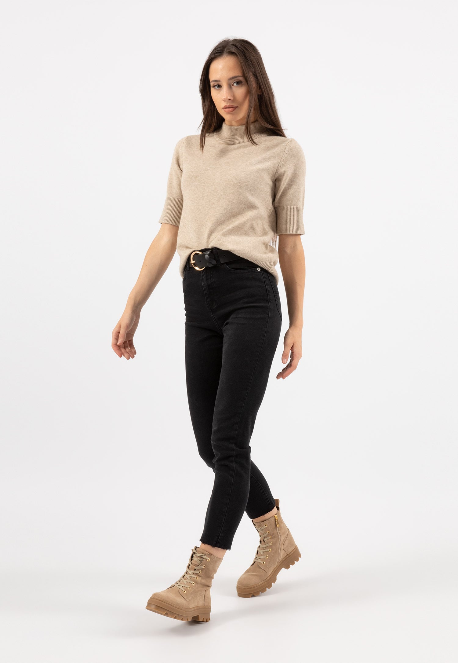 Beżowe trzewiki damskie z dwoiny welurowej na grubej podeszwie